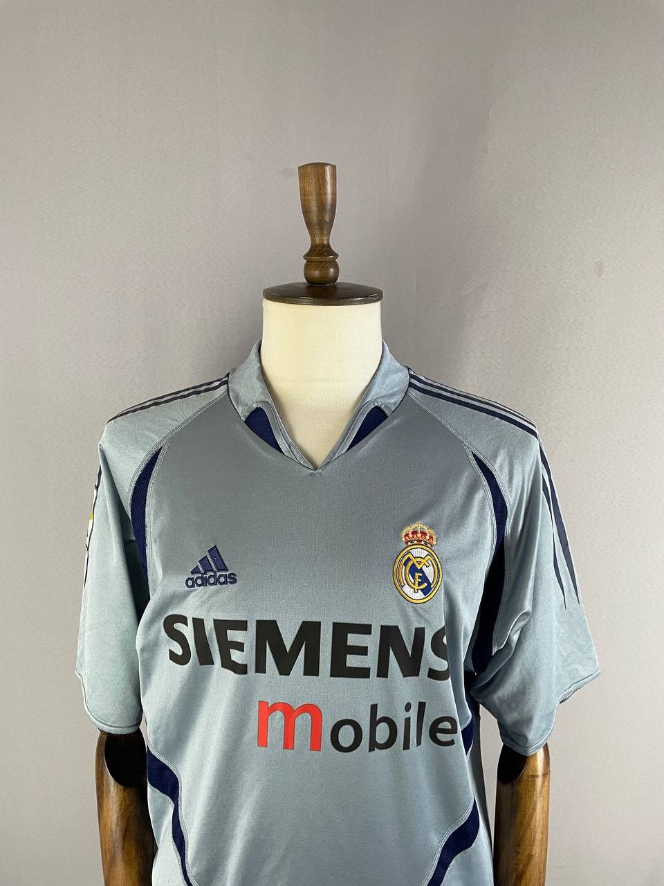 Adidas Adidas Real Madrid 9 Ronaldo 2004 Siemens Vintage RARE Size US L / EU 52-54 / 3 - 3 Thumbnail