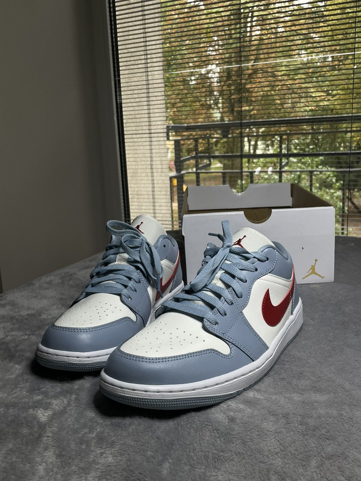 Nike Air Jordan 1 low Size US 10 / EU 43 - 1 Thumbnail