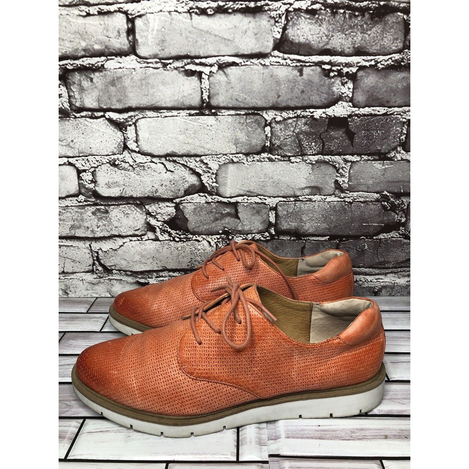 Other Sofft Coral Leather Perforated Oxfords Lace Up Casual Shoes Size US 10 / IT 40 - 10 Thumbnail