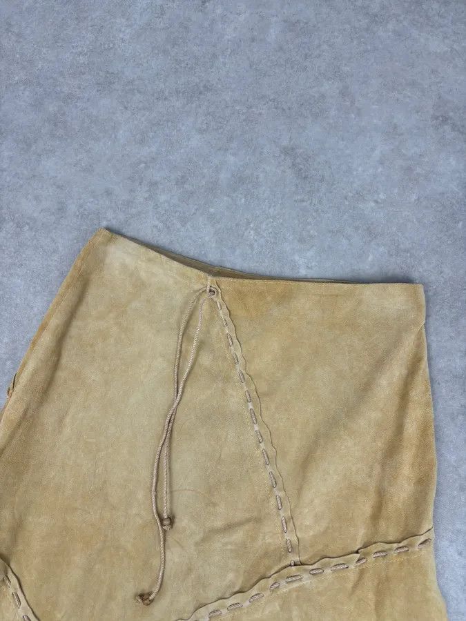Dolce & Gabbana FW2001 Dolce & Gabbana Mustard Suede Lace-Up Midi Skirt Size 27" / US 4 / IT 40 - 5 Thumbnail