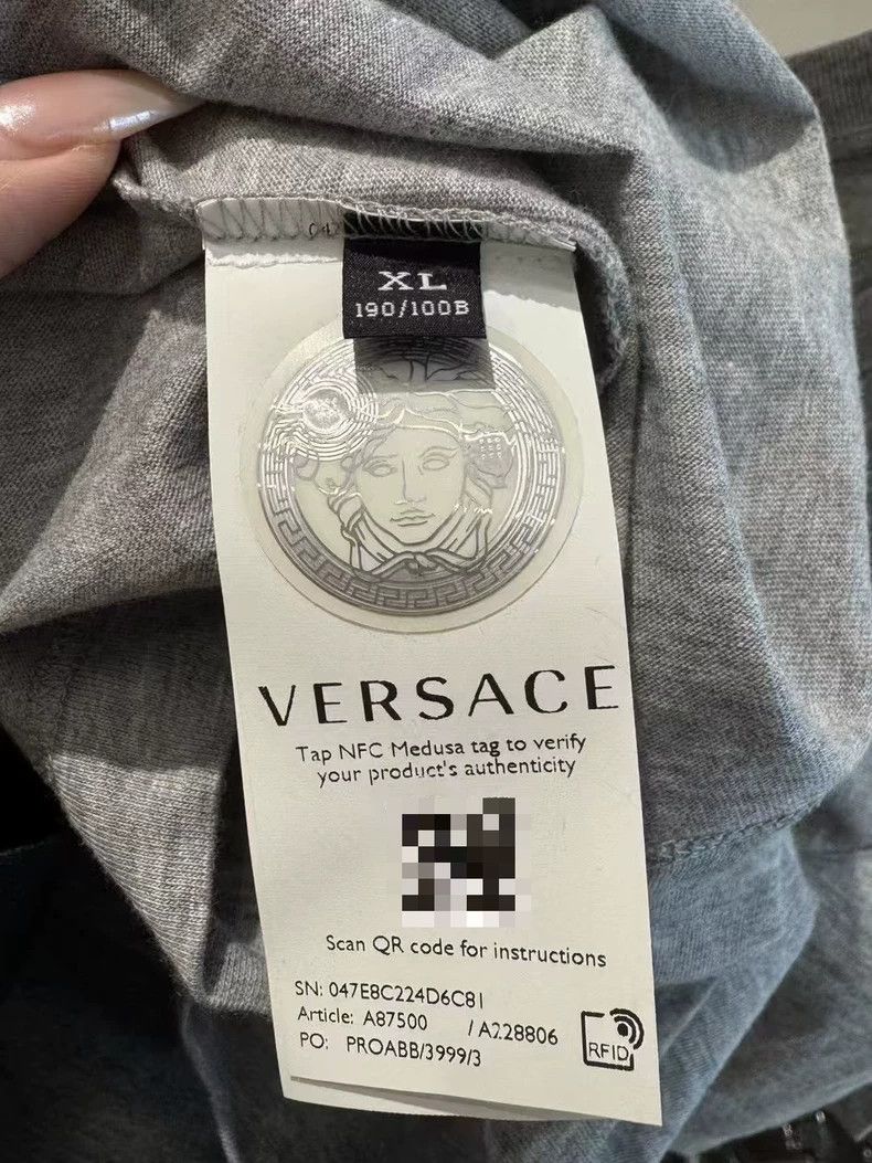Versace Versace Signed embroidered T-shirt Size US XL / EU 56 / 4 - 3 Thumbnail