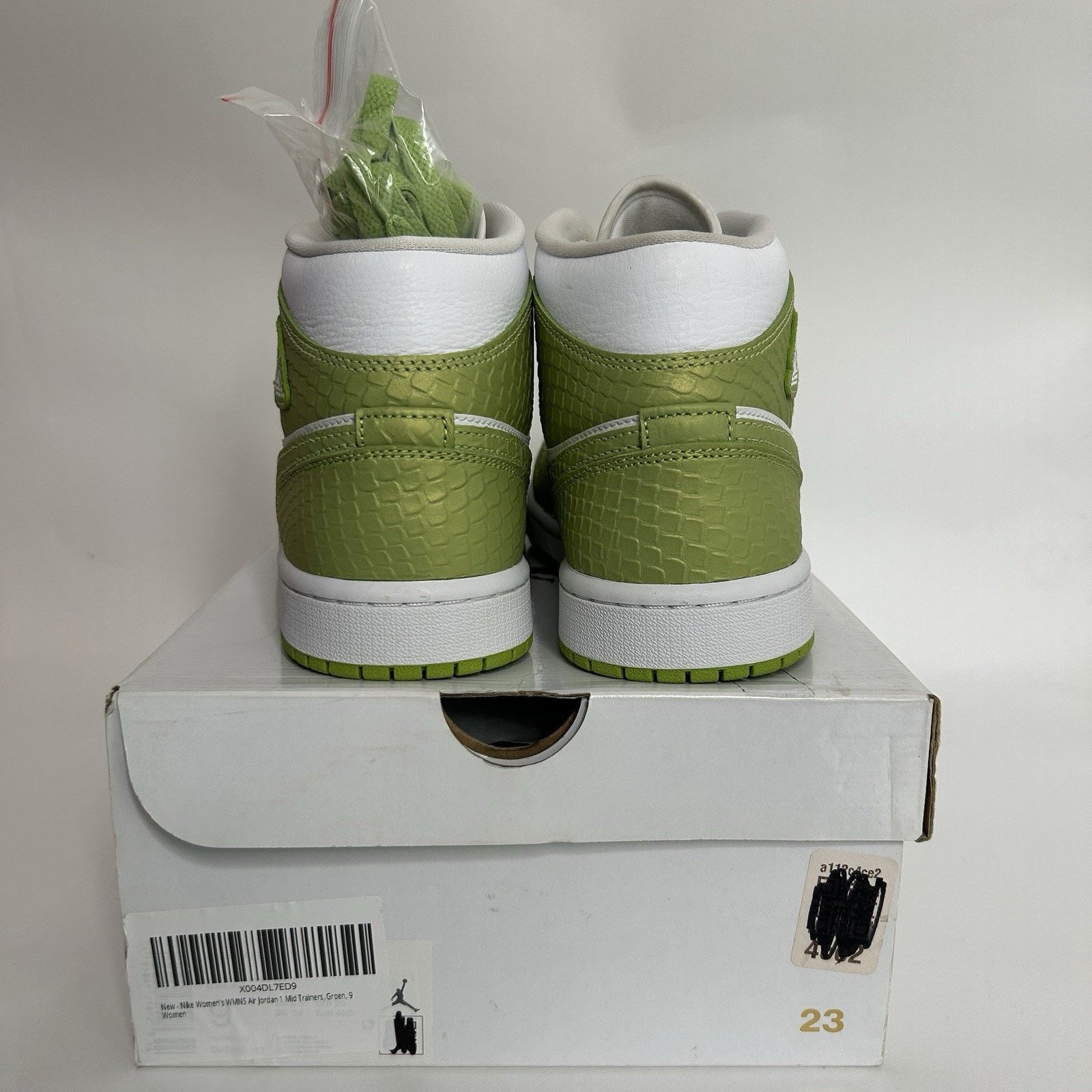 Jordan Brand Nike Air Jordan 1 Mid WMNS SE “Green Python” Size US 9 / IT 39 - 4 Thumbnail