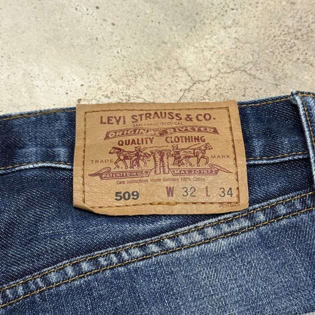 Levi's Vintage 98’s Levis 509 Distressed Buttonfly Denim Pants Size US 33 - 19 Thumbnail