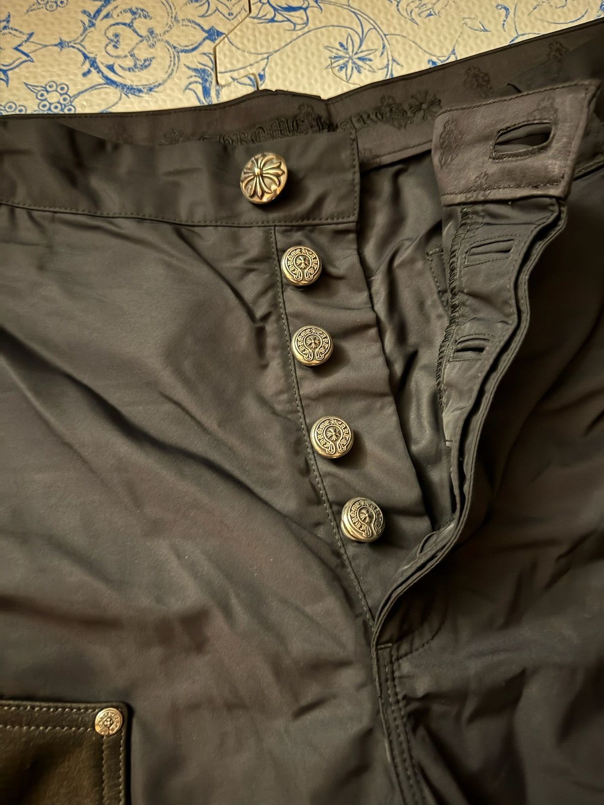 Chrome Hearts Chrome Hearts Nylon Leather Carpenter Shorts Size US 38 / EU 54 - 14 Thumbnail