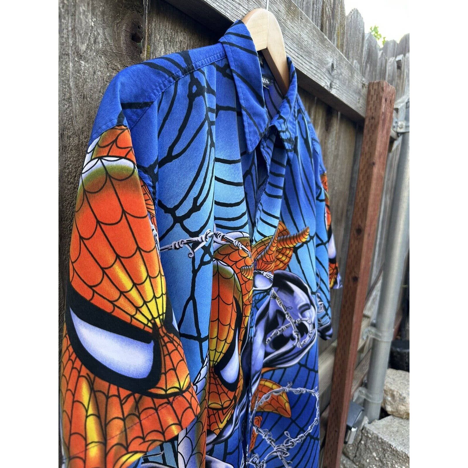 Vintage 2001 Changes SPIDERMAN Marvel Button Up mens Medium