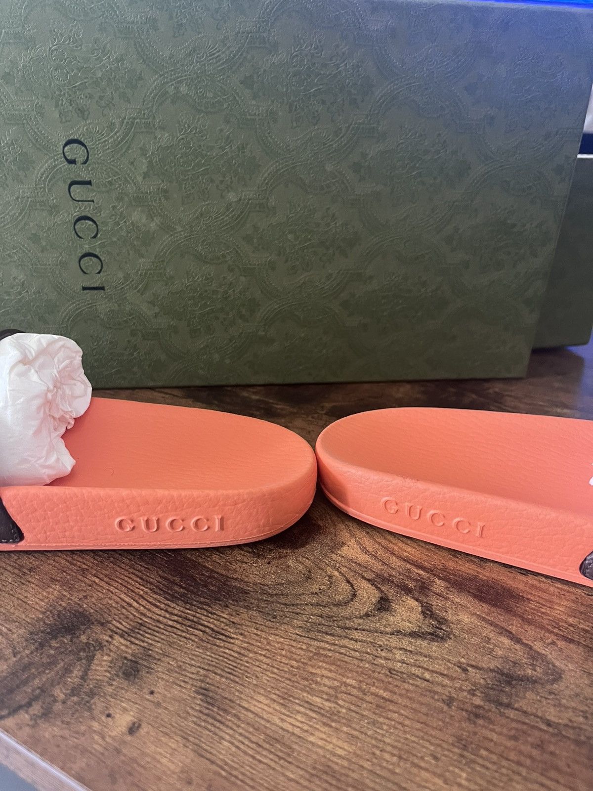 Gucci Gucci x Disney Donald Duck Leather Slides Orange Size 6 Size US 6 / IT 36 - 3 Thumbnail