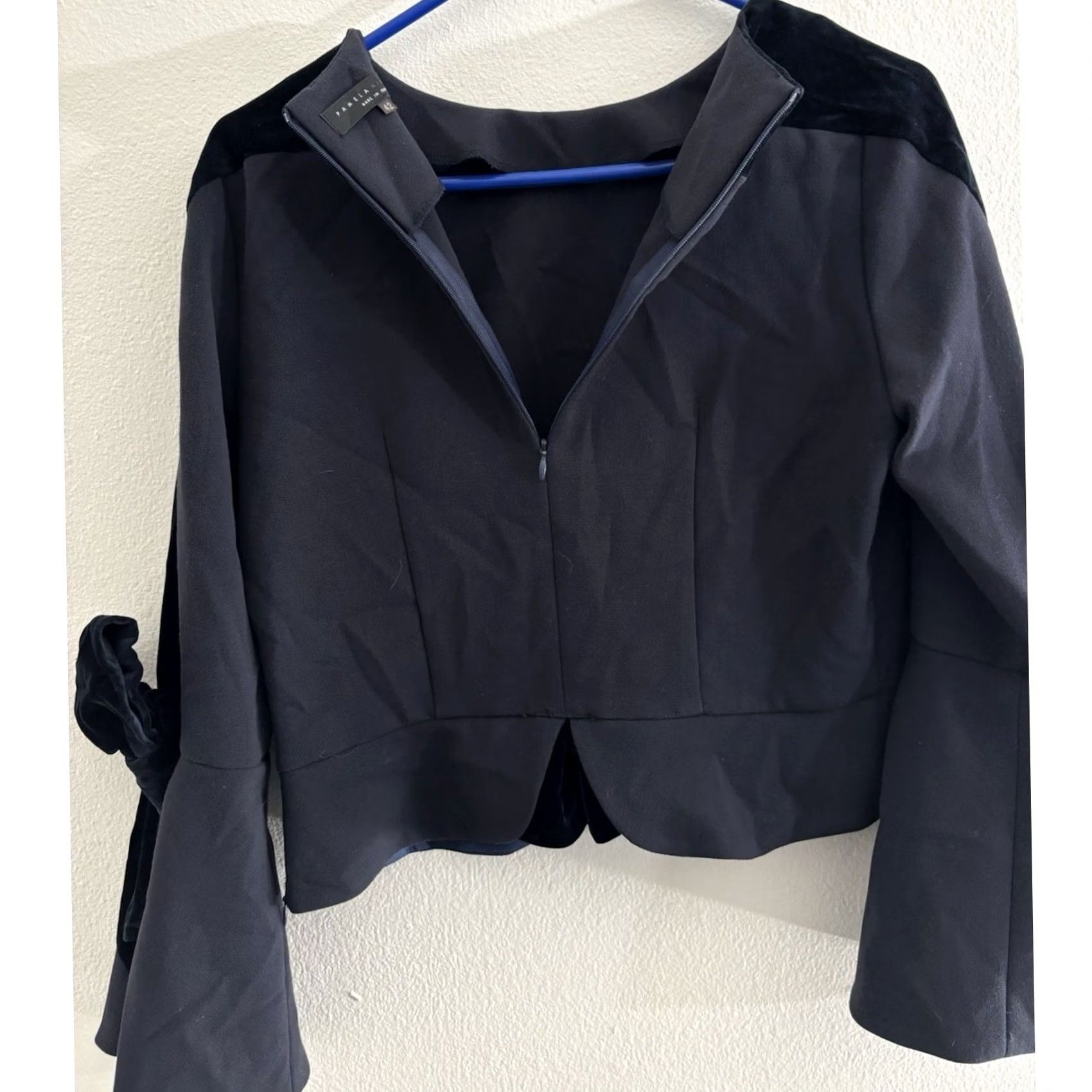 Vintage PAMELA MILANO Top Black Solid Long Sleeve Women Italy Size 42 Size M / US 6-8 / IT 42-44 - 2 Thumbnail