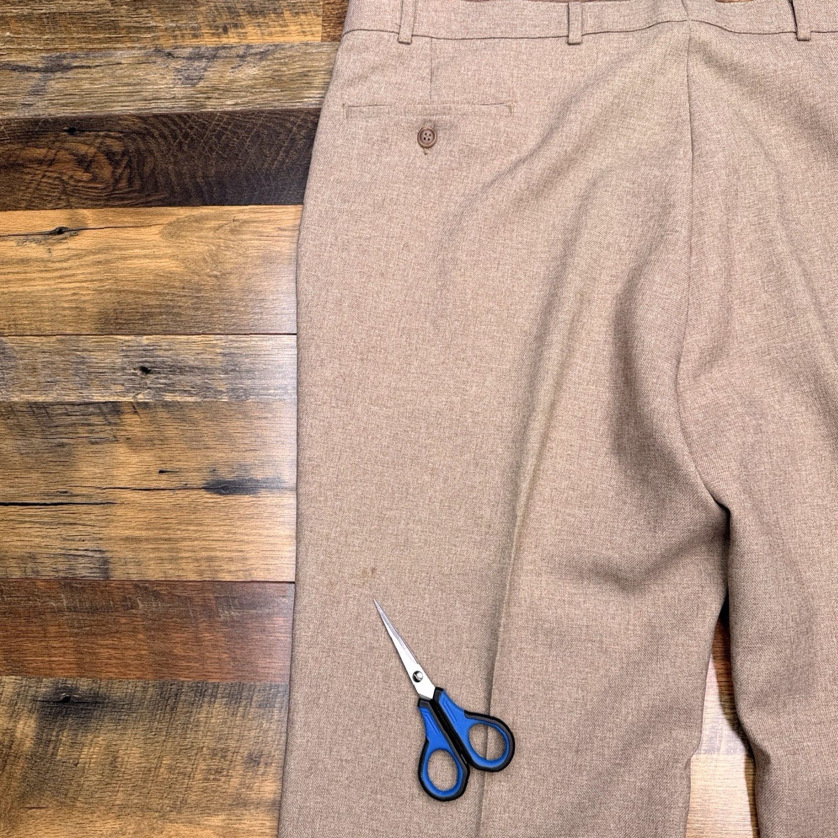 Levi's VINTAGE Levi's Action Slacks 42x32 Tan Comfort Waistband Flat Front 1970s Disco Casual Mens Size 42 - 7 Thumbnail