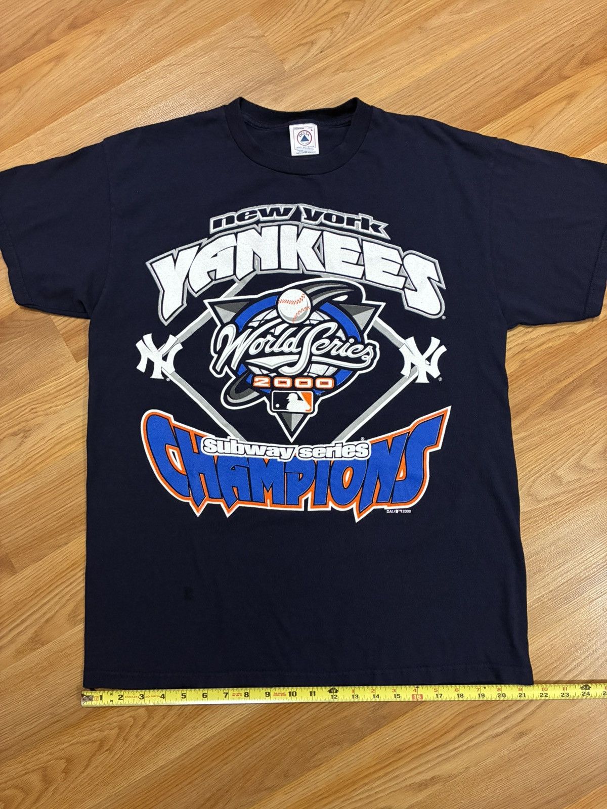 Delta MLB New York Yankees Subway Series Champions 2000 Short Y2K Size US L / EU 52-54 / 3 - 8 Thumbnail
