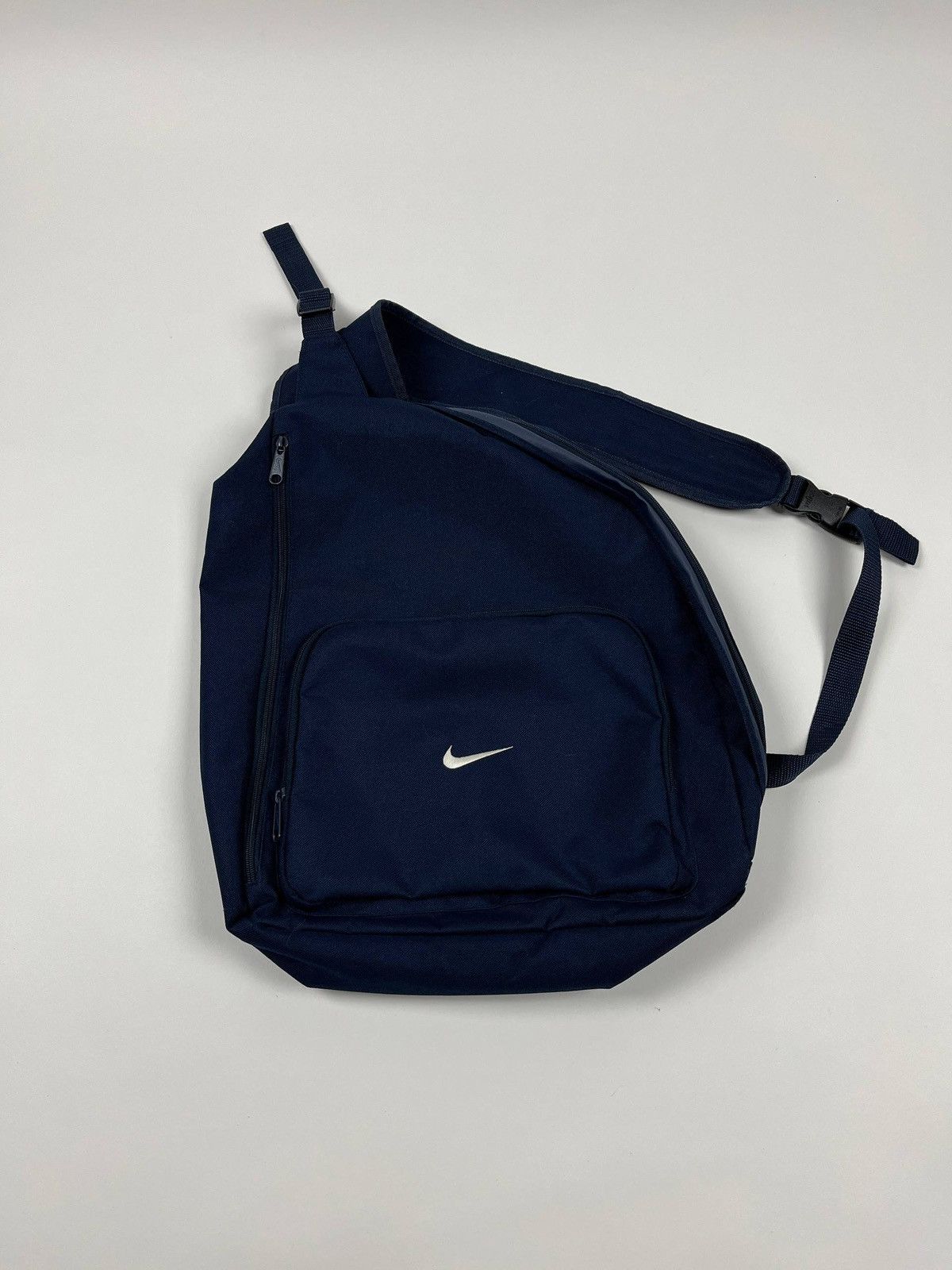Nike Nike Vintage Sling Backpack Navy Blue One Strap Y2K | Grailed
