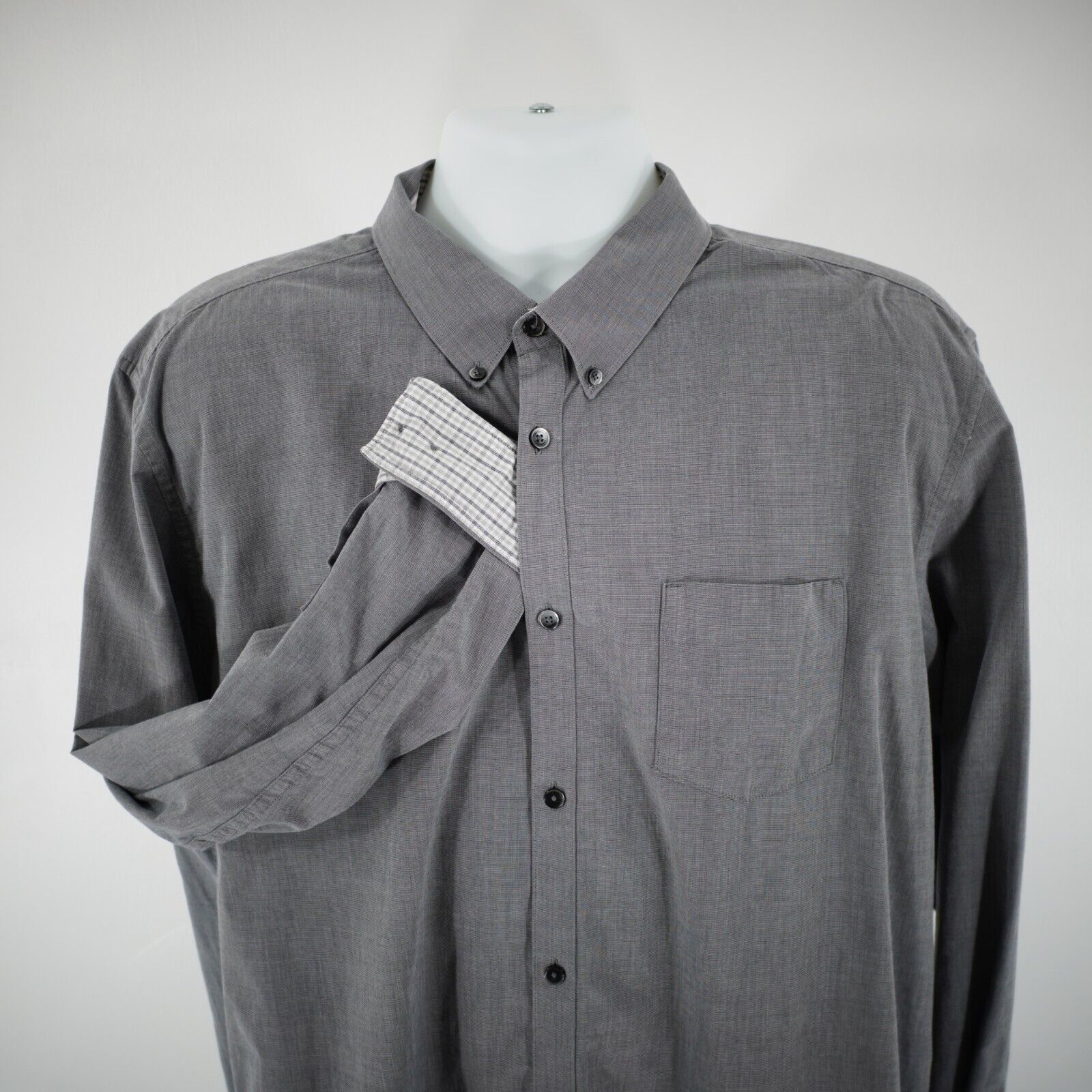 Calvin Klein Calvin Klein Gray XL Flip Cuff Collared Cotton Button Down Size US XL / EU 56 / 4 - 1 Thumbnail