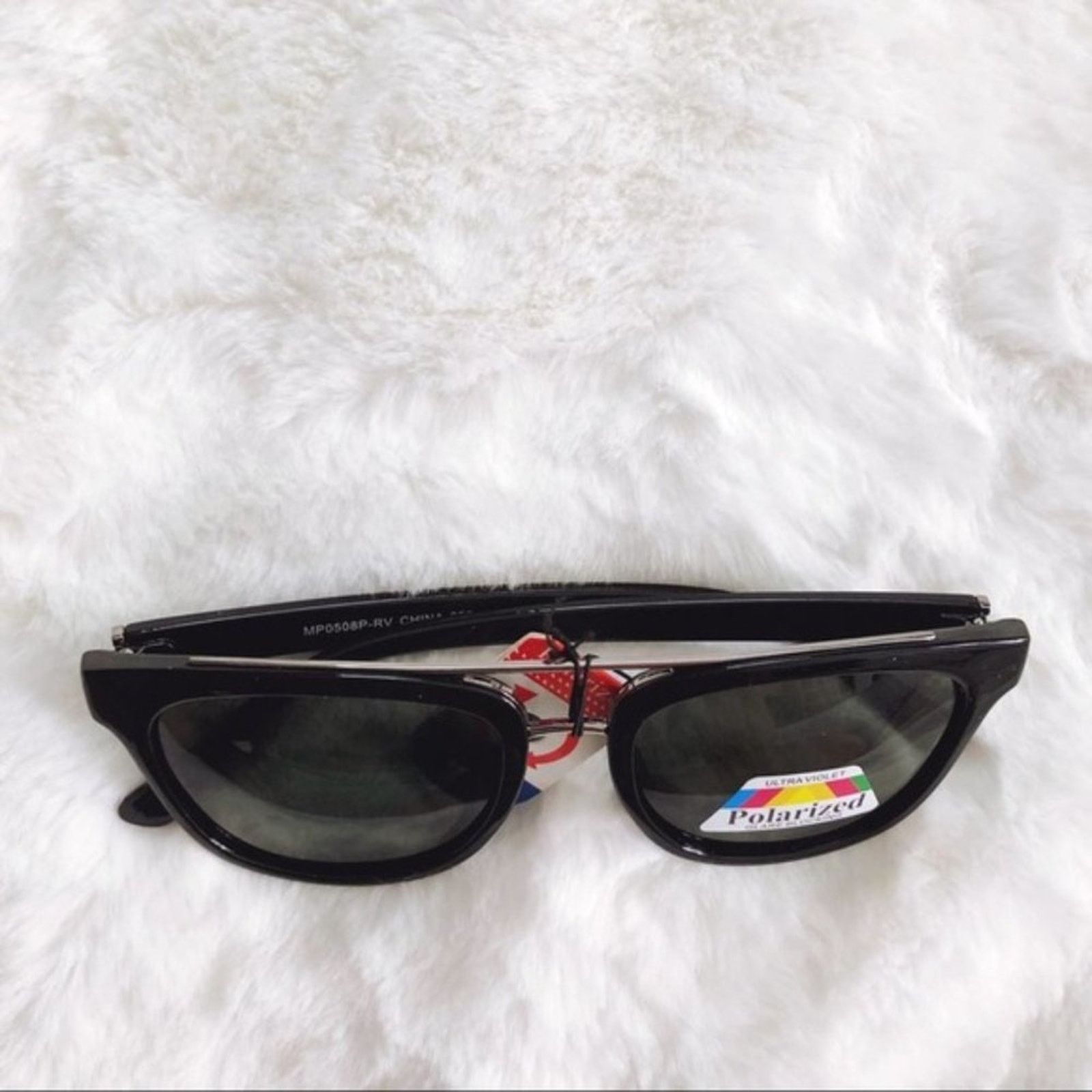 Other Lyle Glossy Black Polarized Sunglasses Size ONE SIZE - 5 Thumbnail