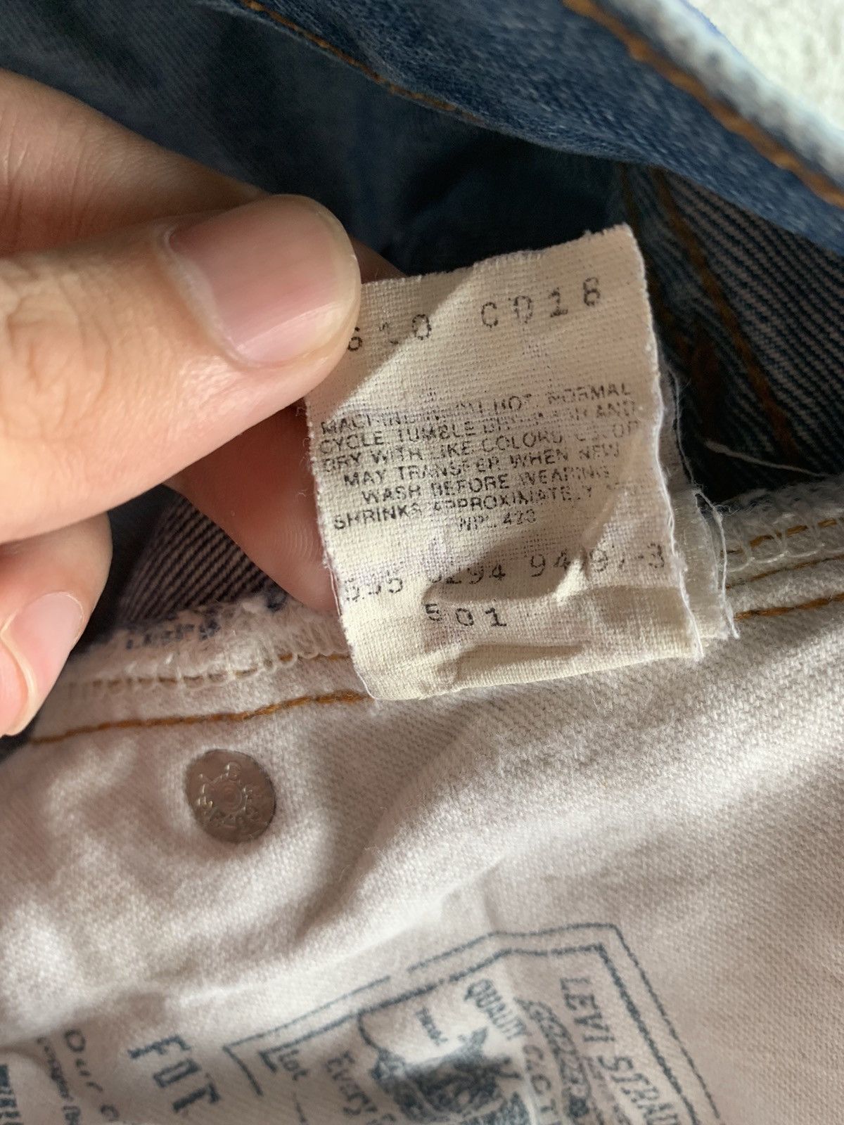 Levi's VINTAGE LEVIS 501XX BIG E SELVEDGE DISTRESSED DENIM Size US 29 - 19 Thumbnail