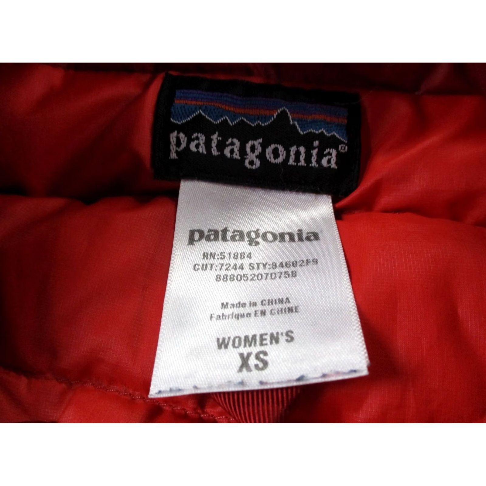 Patagonia Patagonia Jacket Women XS Red Down Puffer Quilted Outdoors Casual Zip Windproof Wind-Resistant Pockets Logo 90s Size XS / US 0-2 / IT 36-38 - 7 Thumbnail