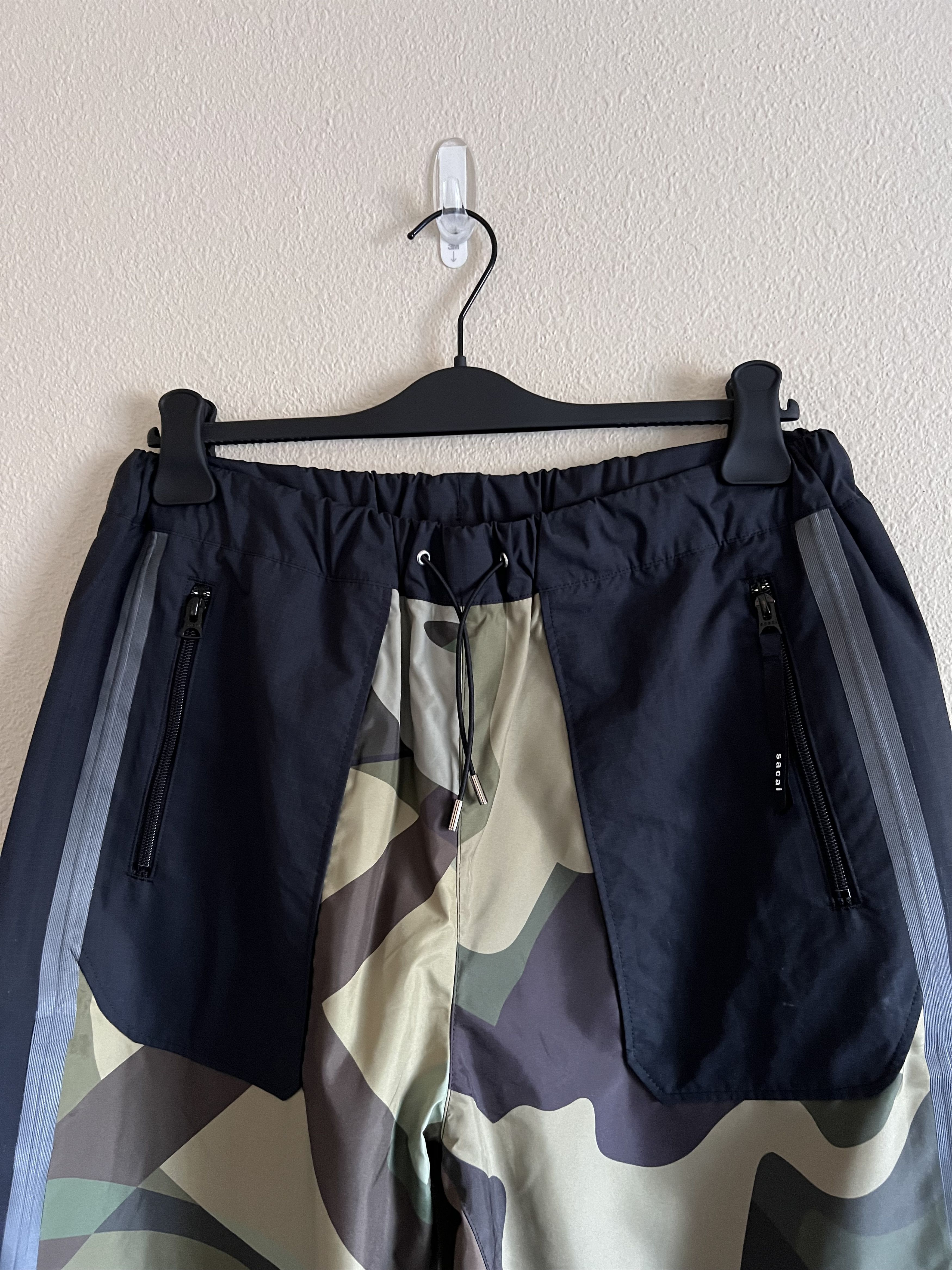 Kaws Kaws Sacai Printed Track Pants Green Size US 30 / EU 46 - 2 Thumbnail