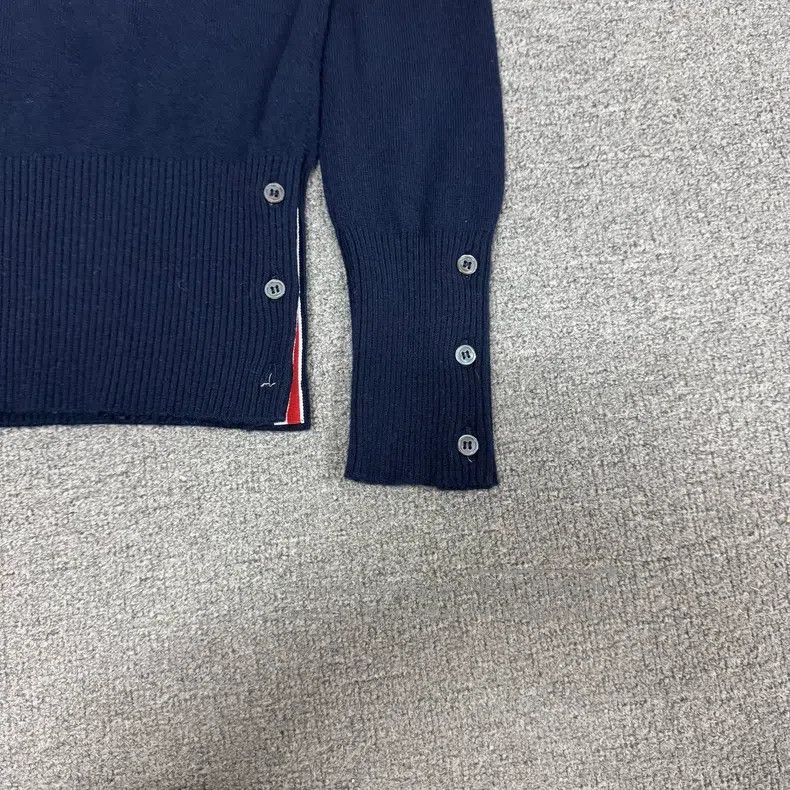 Thom Browne Thom Browne Classic four-striped wool knit sweater Size US XS / EU 42 / 0 - 3 Thumbnail