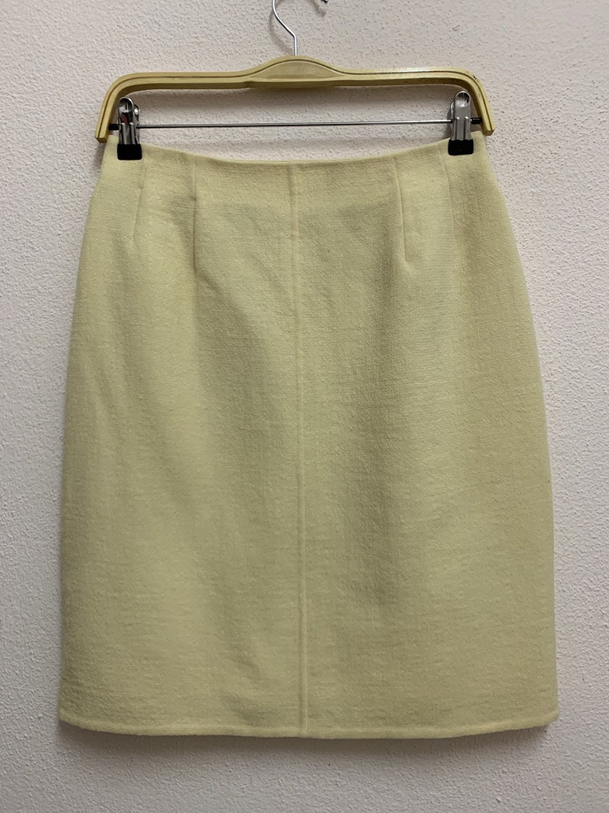 Salvatore Ferragamo SALVATORE FERRAGAMO Wool Mini Skirt Size 27" / US 4 / IT 40 - 1 Thumbnail