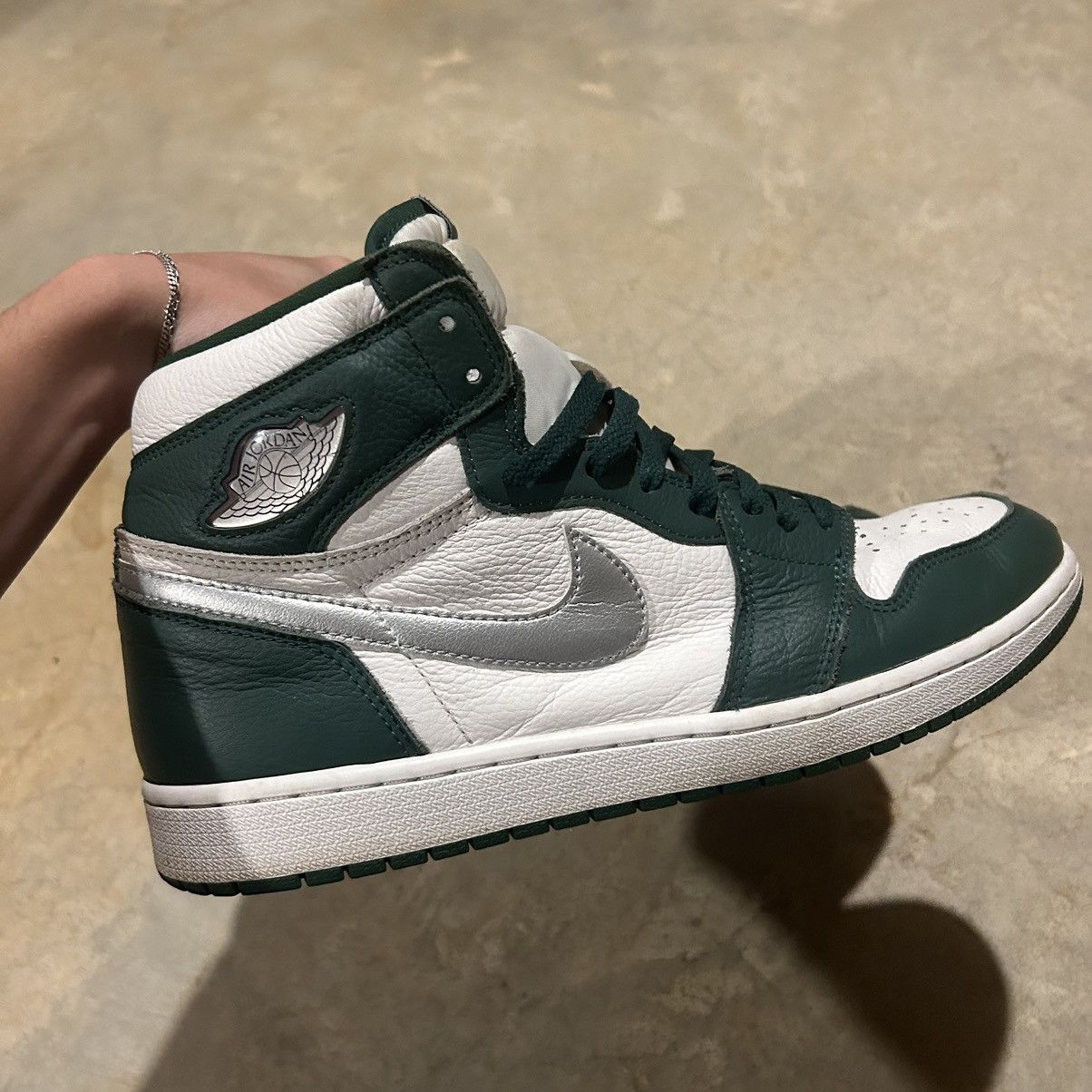 Jordan Brand × Nike Air Jordan 1 Retro High OG Gorge Green 2022 US 12 Size US 12 / EU 45 - 5 Thumbnail
