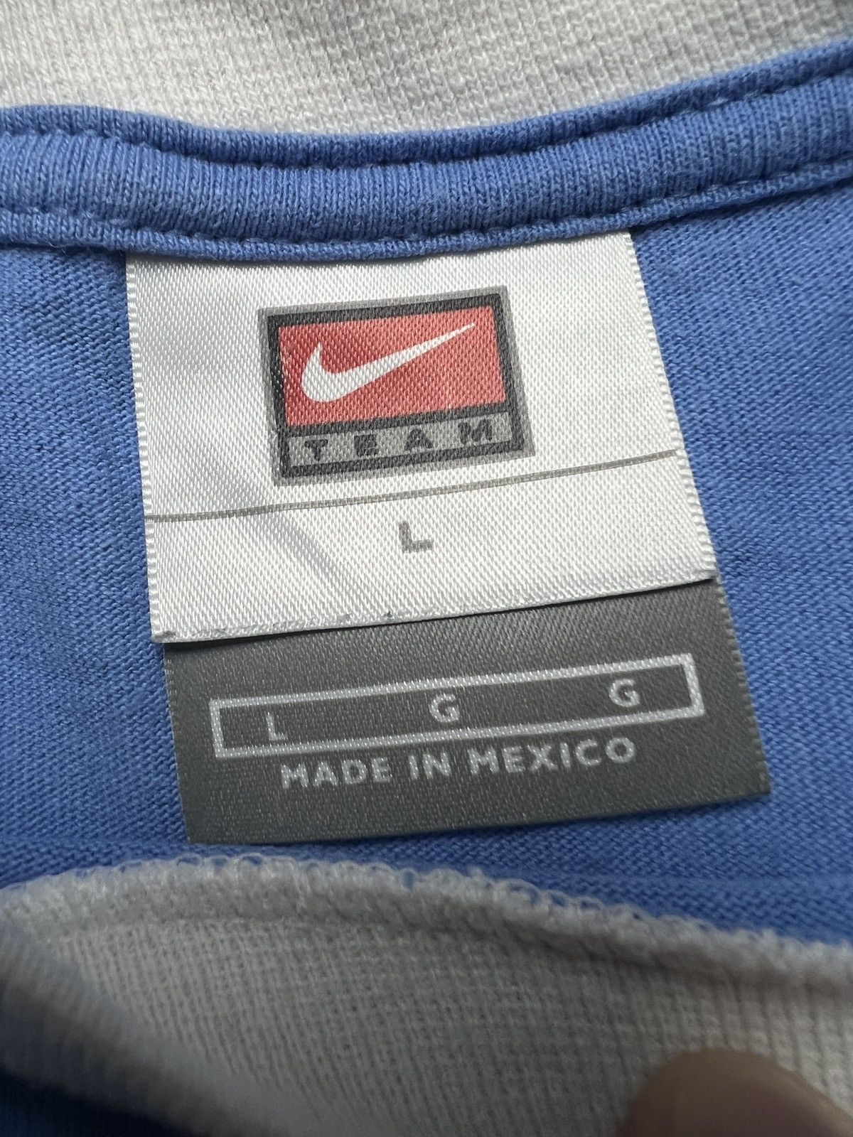 Nike Nike tee Vintage 90s Nike Central Logo Swoosh T-shirt y2k Size US L / EU 52-54 / 3 - 12 Thumbnail