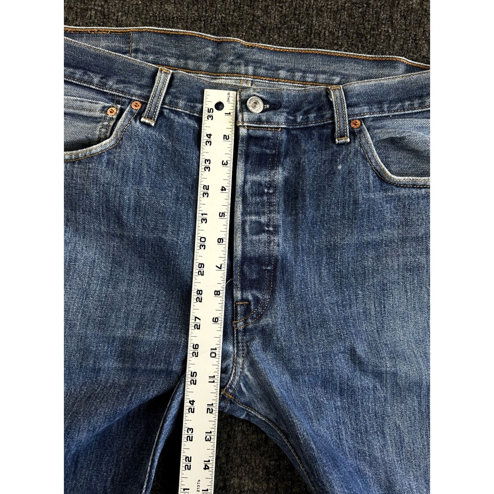 Levi's VINTAGE Levi’s 501 Jeans 36 x 30 Men’s Denim Medium Wash Button Fly Grunge Skate Jeans Retro 90s Mens Size US 36 / EU 52 - 4 Thumbnail