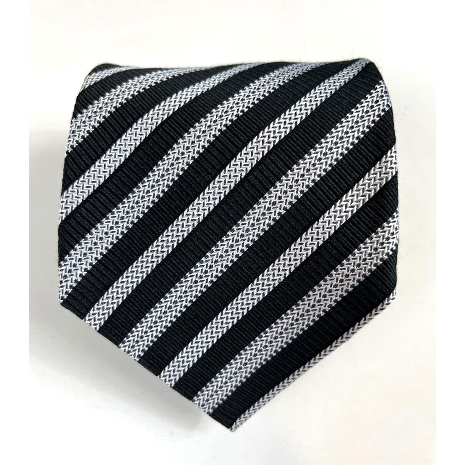 Valentino VINTAGE Gianfranco Valentino Silk Tie Striped Made in Canada Men Tie Black Silver 54.5" 3.75" Wide Short Styled Size ONE SIZE - 2 Thumbnail