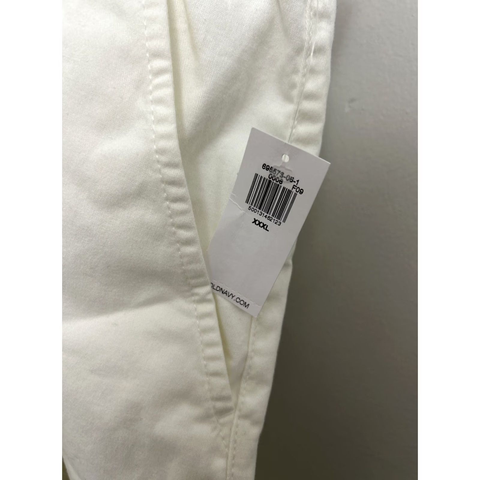 Old Navy Old Navy Mens 3XL White Jogger Shorts 7” Inseam Elastic Drawstring Pockets Chino Cotton Spandex Regular Beach Outdoor Vintage: No Size US 39 - 5 Thumbnail