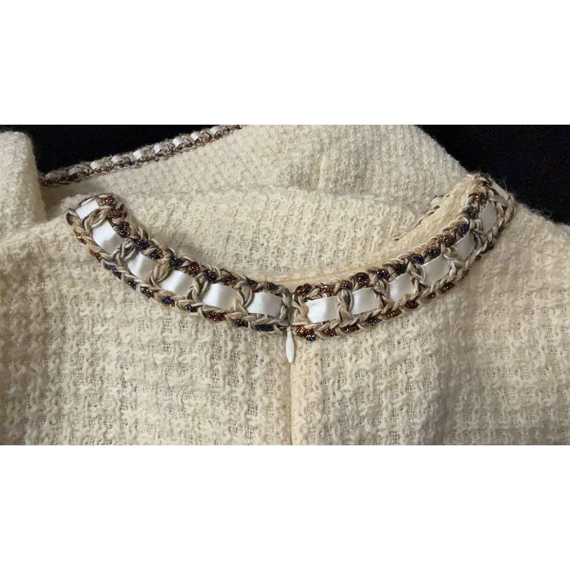 Chanel Chanel Womens Cream Tweed Dress With Chain Trim Size 40 Made Size S / US 4 / IT 40 - 11 Thumbnail