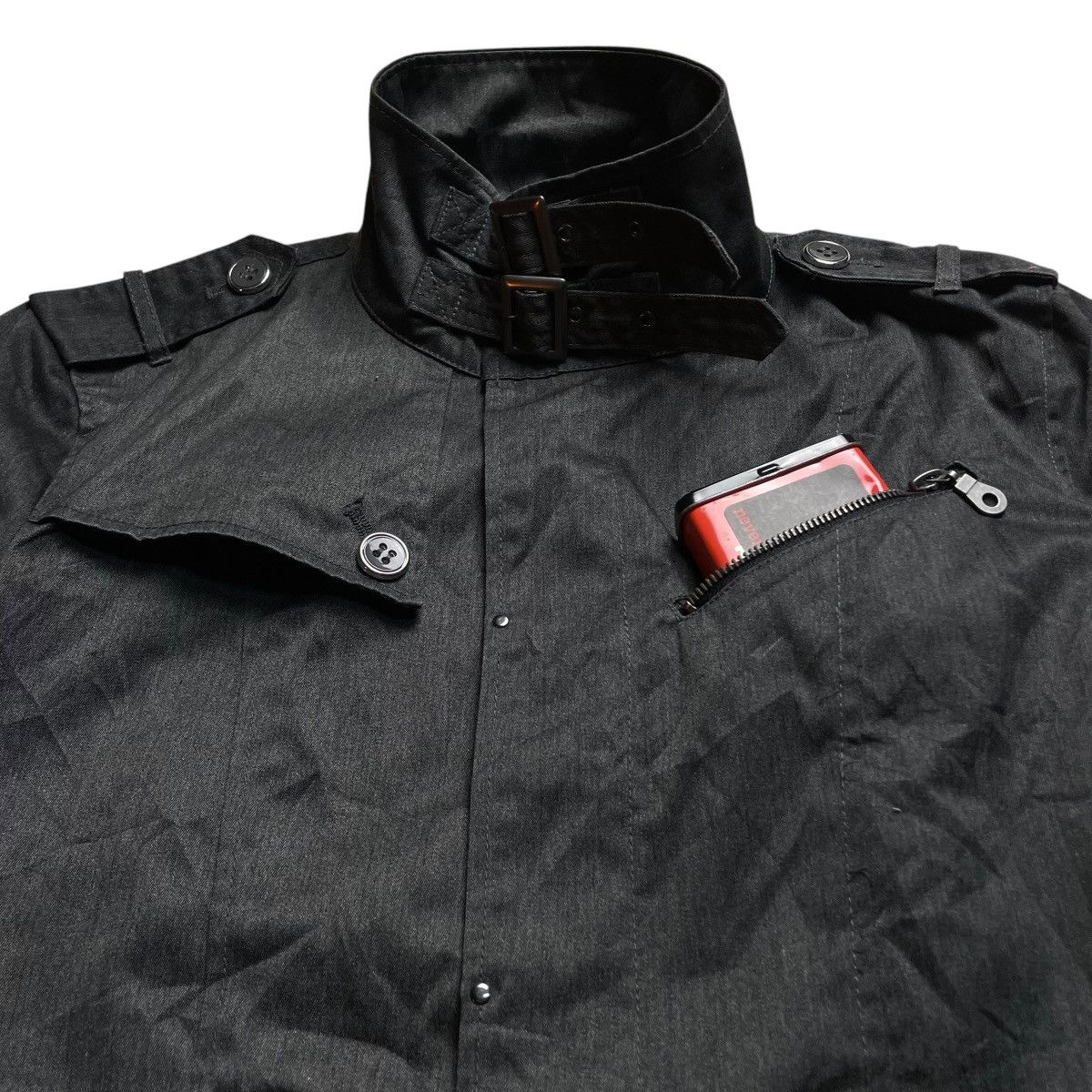 If Six Was Nine × Japanese Brand × Le Grande Bleu (L.G.B.) 🇯🇵 MEN'S BATSU BONDAGE BELTED PUNK GOTHIC MULTIPOCKET JACKET Size US L / EU 52-54 / 3 - 6 Thumbnail