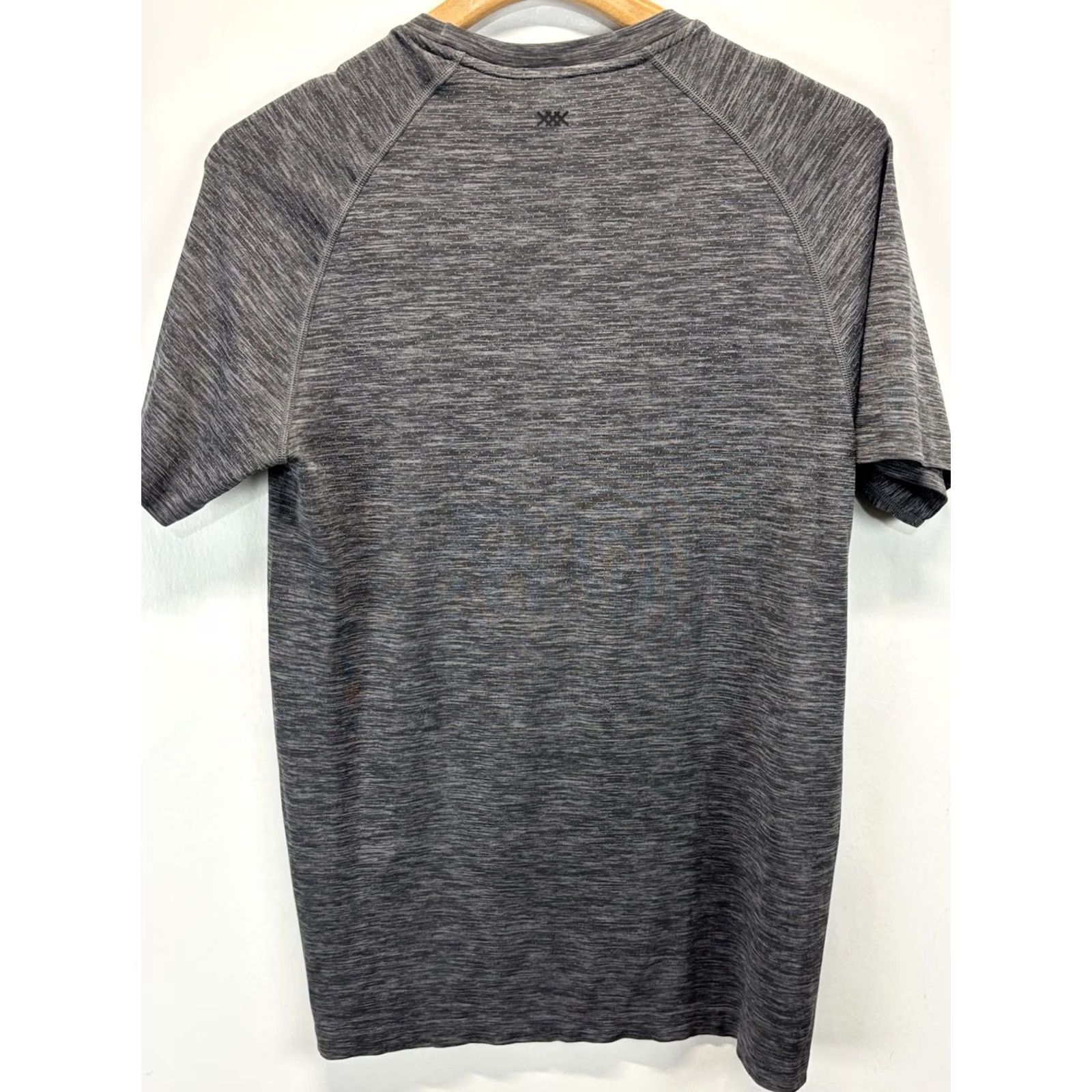 Rhone Rhône Reign Tech Tshirt Men’s S Heathered Grey Athleisure Workout Shirt Crew Neck Short Sleeve Sports Modern Comfort Size US S / EU 44-46 / 1 - 3 Thumbnail