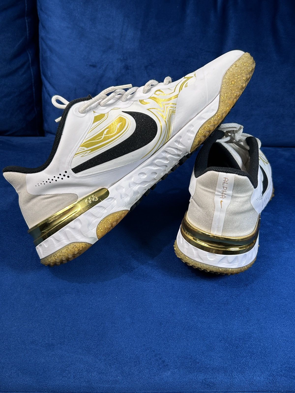 Nike Nike Alpha Huarache Elite 3 Turf Premium US 13 Size US 13 / EU 46 - 6 Thumbnail