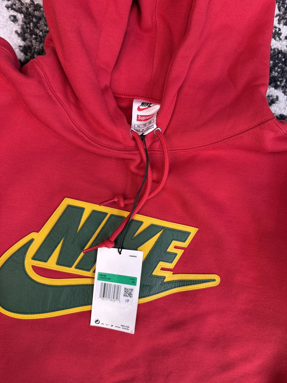 Nike × Supreme Nike x Supreme Hooded Sweatshirt — Red/Yellow/Green (FW19) Size US XL / EU 56 / 4 - 3 Thumbnail