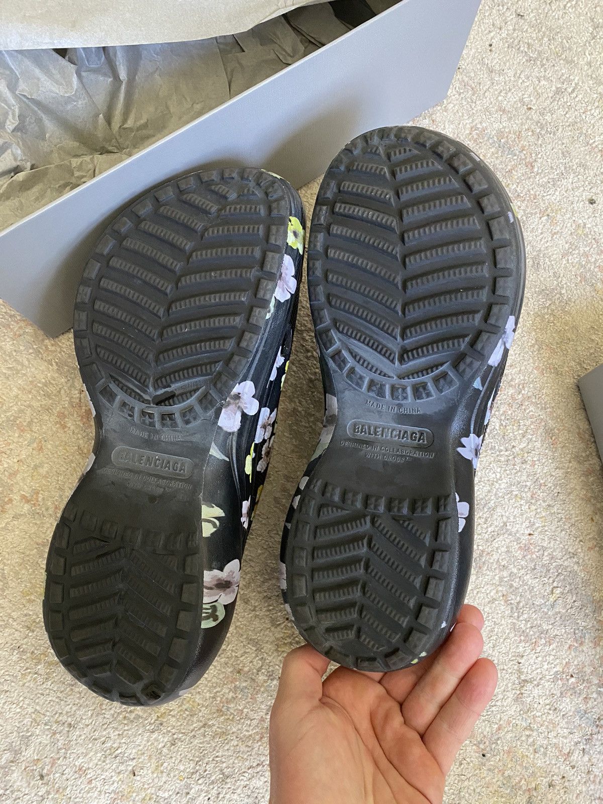 Balenciaga × Crocs Black Floral Pool Slides Size US 9 / EU 42 - 7 Thumbnail
