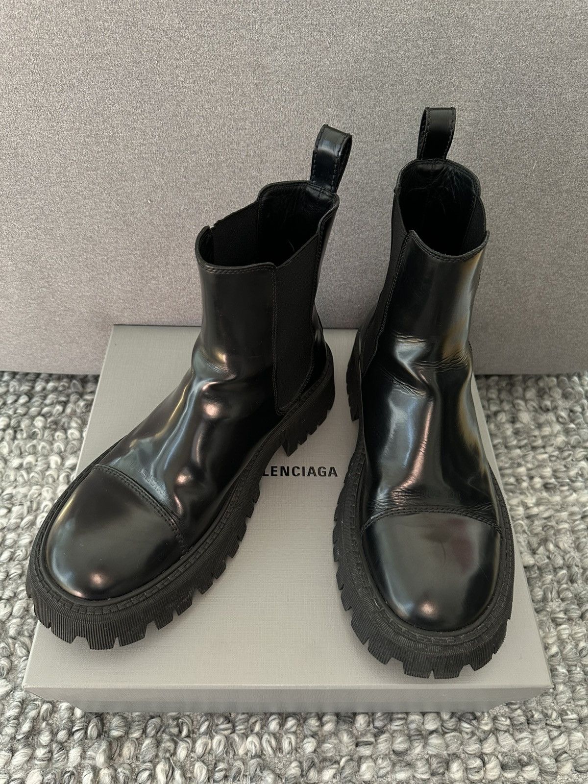 Balenciaga Balenciaga Tractor Chelsea Boots Size US 10.5 / EU 43-44 - 2 Thumbnail