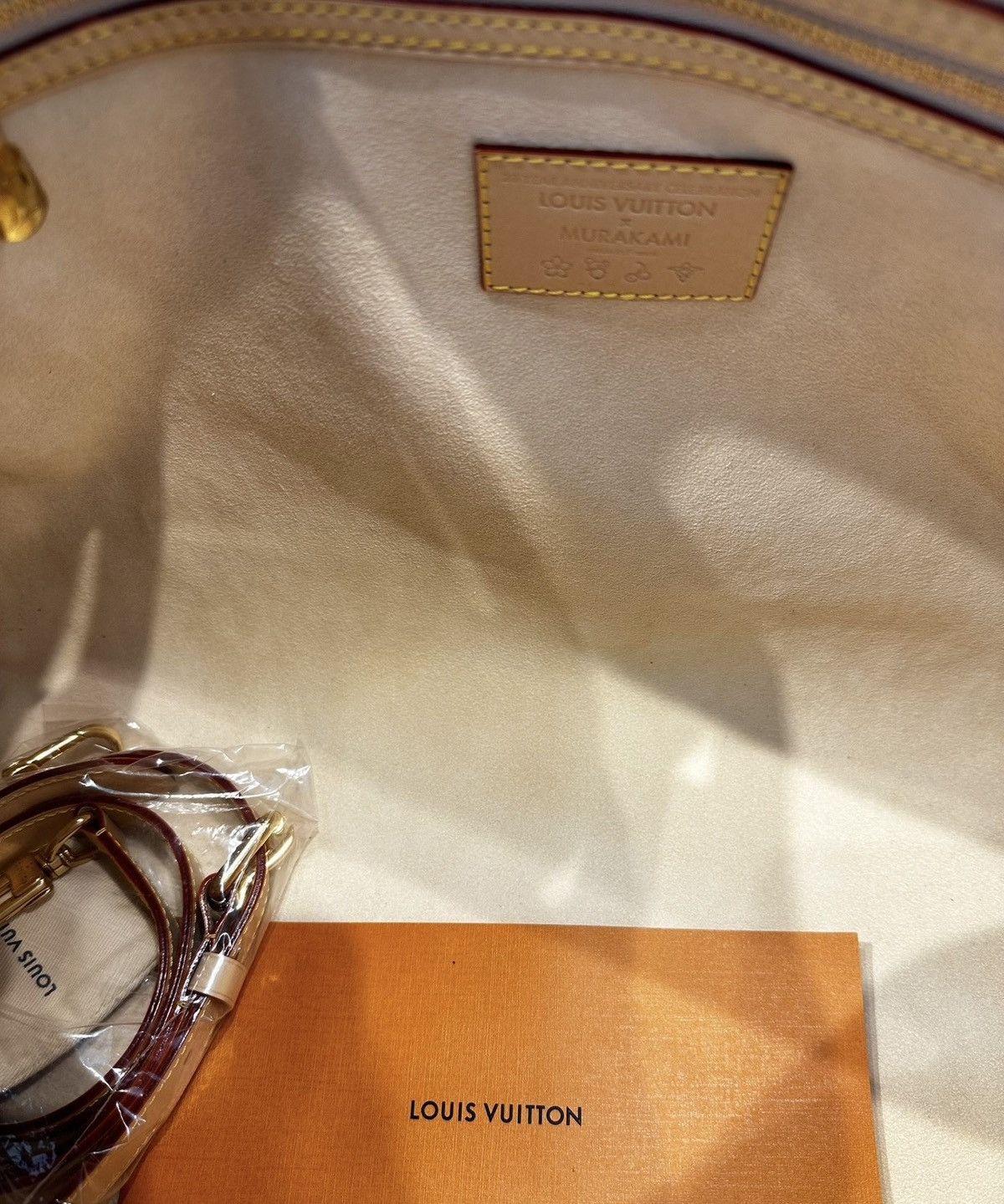 Louis Vuitton × Takashi Murakami Louis Vuitton x Takashi Murakami 50 Keepall White Monogram Size ONE SIZE - 14 Thumbnail