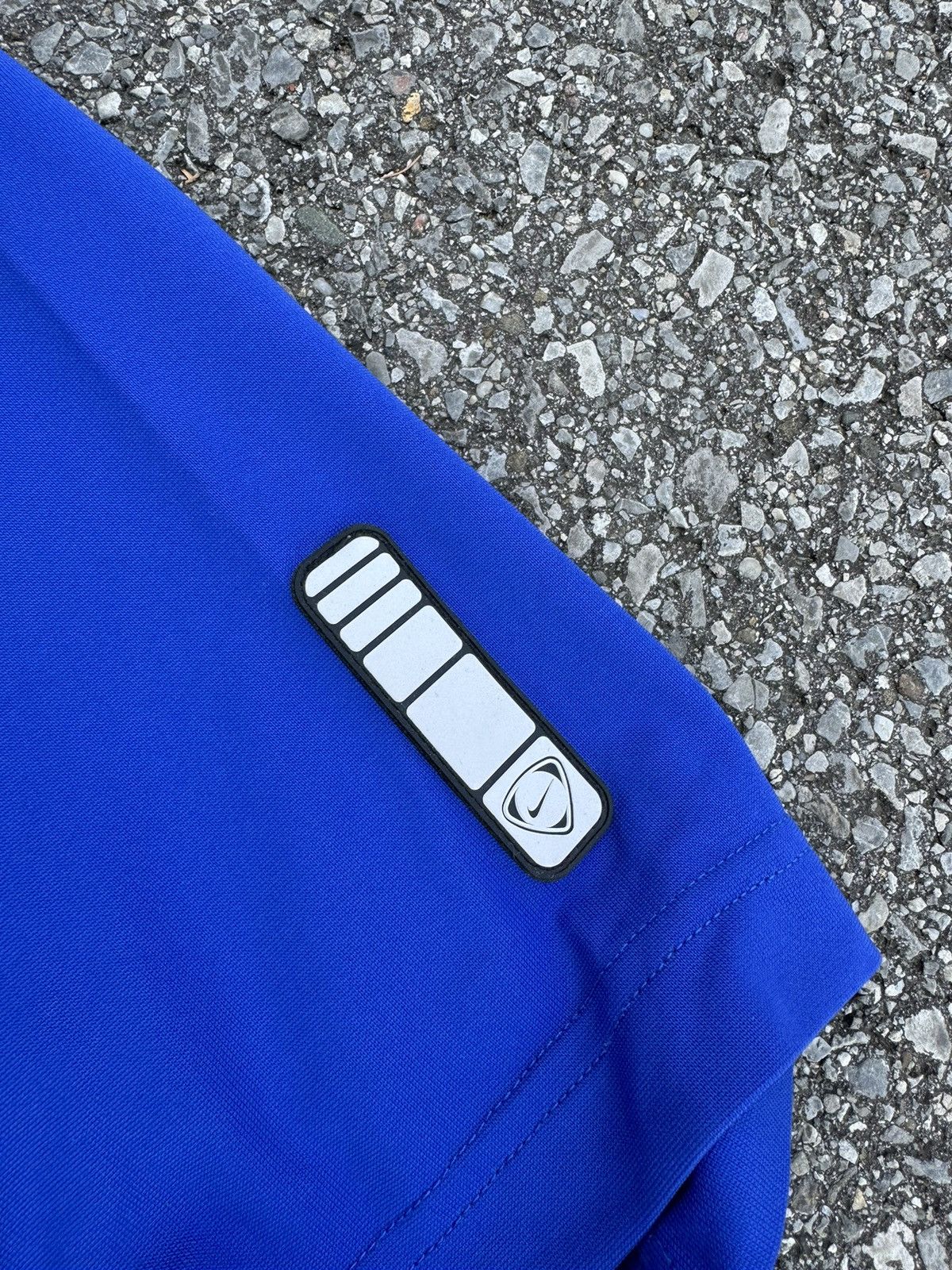 Nike × Vintage Nike central swoosh boxy tees logo vintage rap skate y2k Size US L / EU 52-54 / 3 - 4 Thumbnail