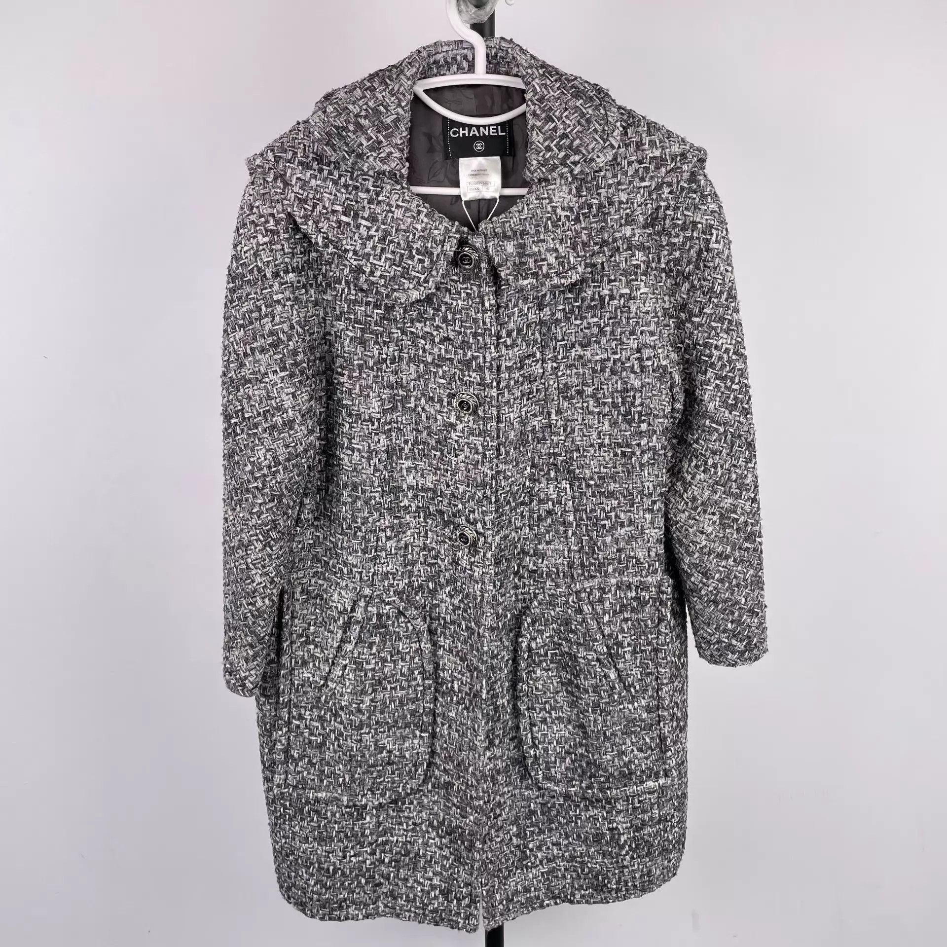 Chanel Chanel Tweed Jacket Size 42 Size M / US 6-8 / IT 42-44 - 1 Thumbnail