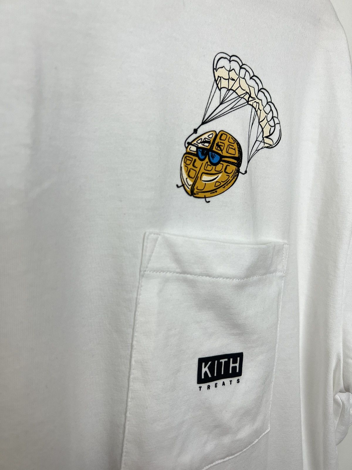 Kith × Vintage Kith Treats Parade II Tee Size US L / EU 52-54 / 3 - 5 Thumbnail