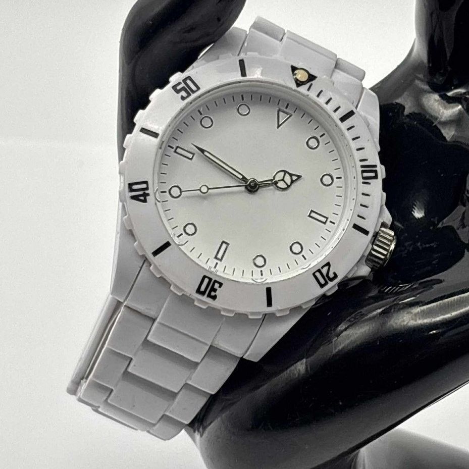 Other White Analog Watch Size ONE SIZE - 2 Thumbnail