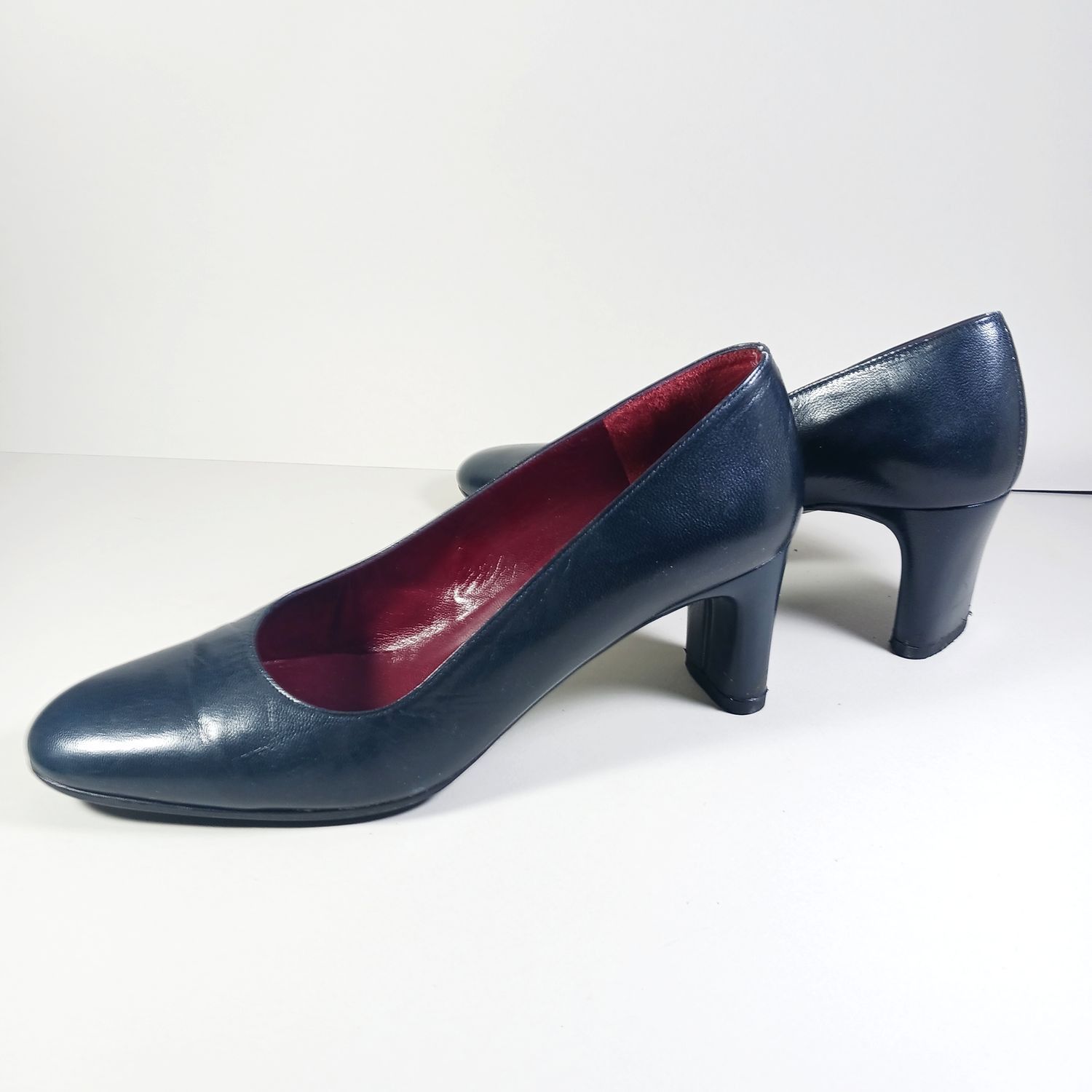 Charles Jourdan × Vintage Charles Jourdan Blue Leather Size 7 1/2 B Classic Pumps Size US 7.5 / IT 37.5 - 4 Thumbnail
