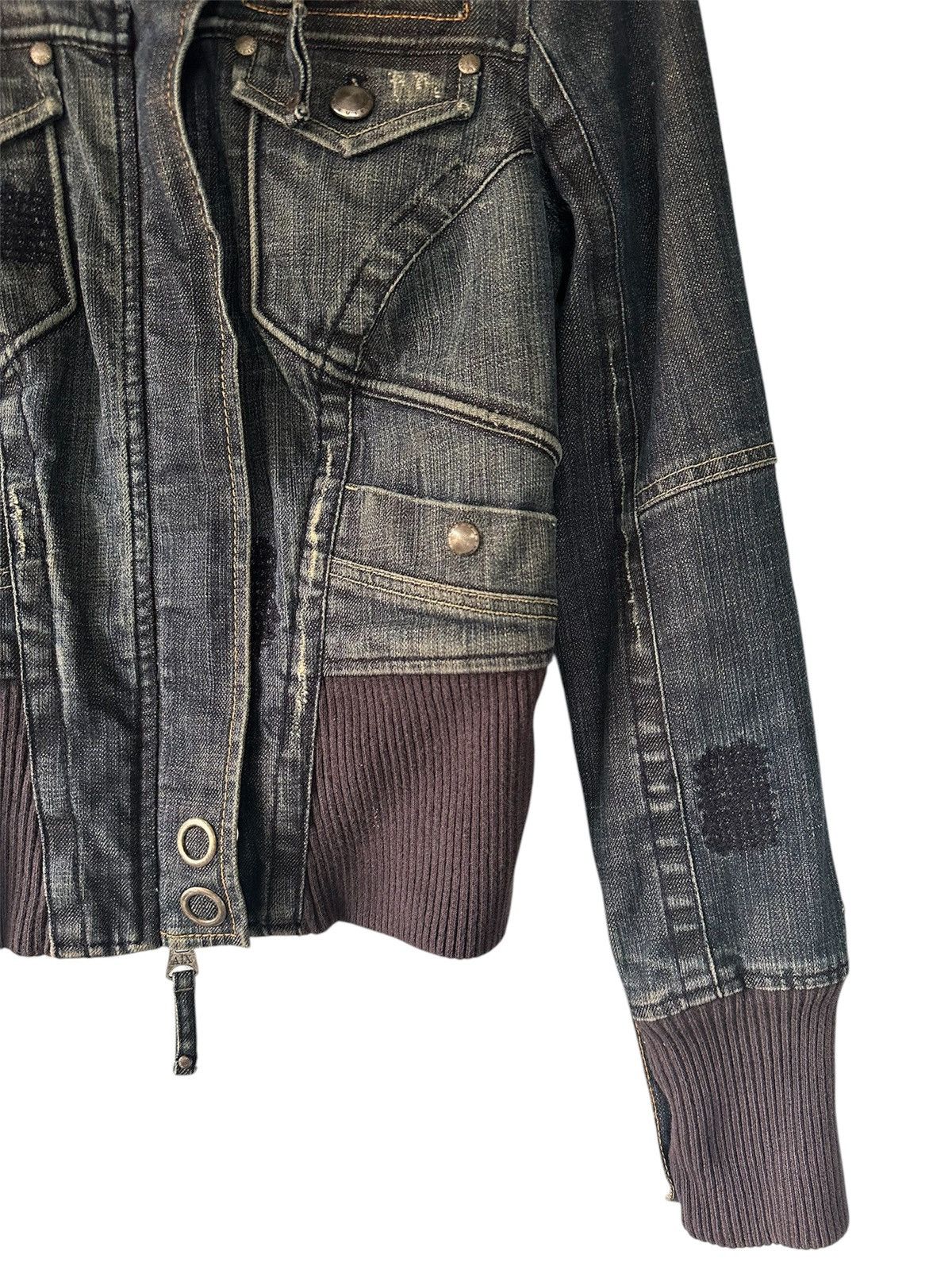 Armani Exchange 2000s VTG DISTRESSED ARMANI ZIP BUTTON STUDDED DENIM JACKET Size US XS / EU 42 / 0 - 8 Thumbnail