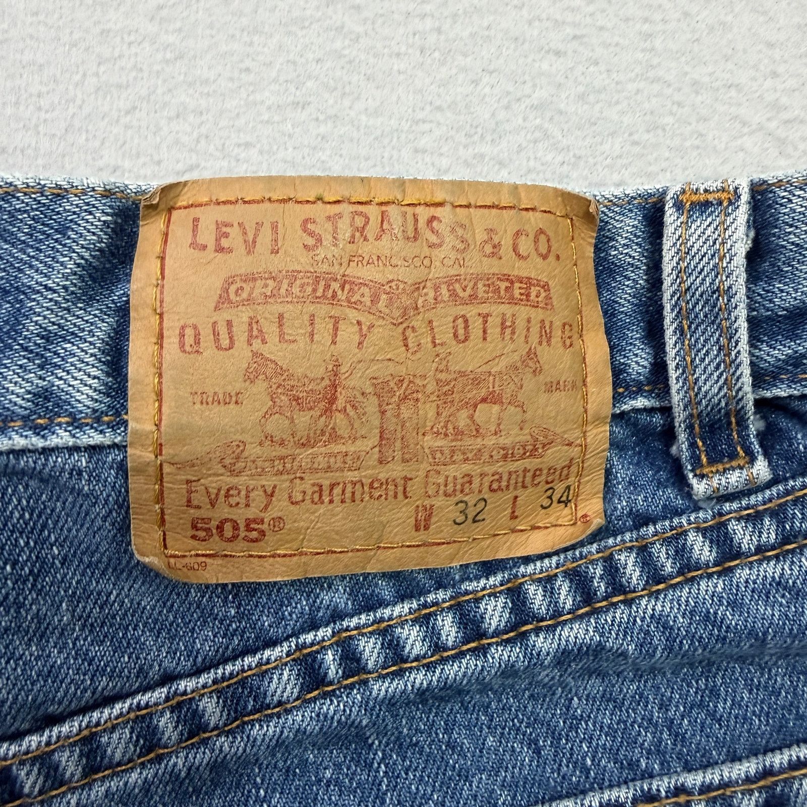 Levi's Vintage Levis 505 Jeans 32x34 Regular Straight Leg 2002 Size US 32 / EU 48 - 5 Thumbnail
