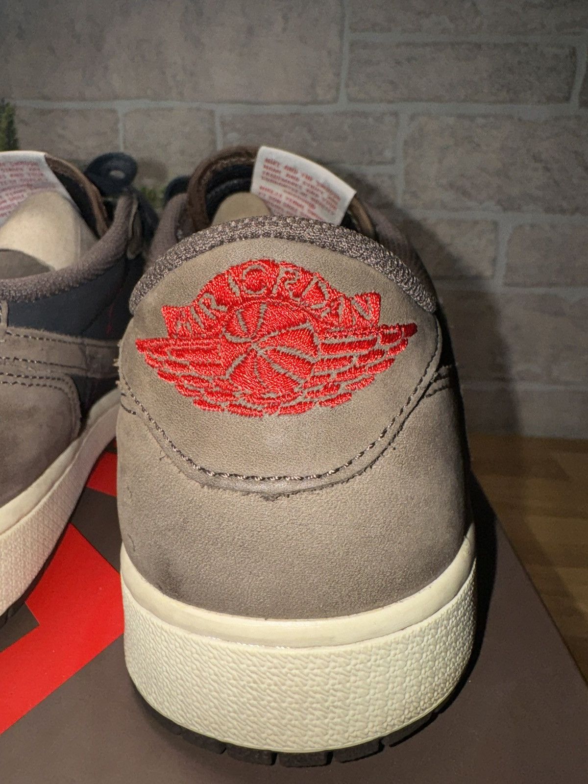 Nike × Travis Scott Jordan 1 Retro Low Mocha TRAVIS SCOTT Size US 12 / EU 45 - 6 Thumbnail