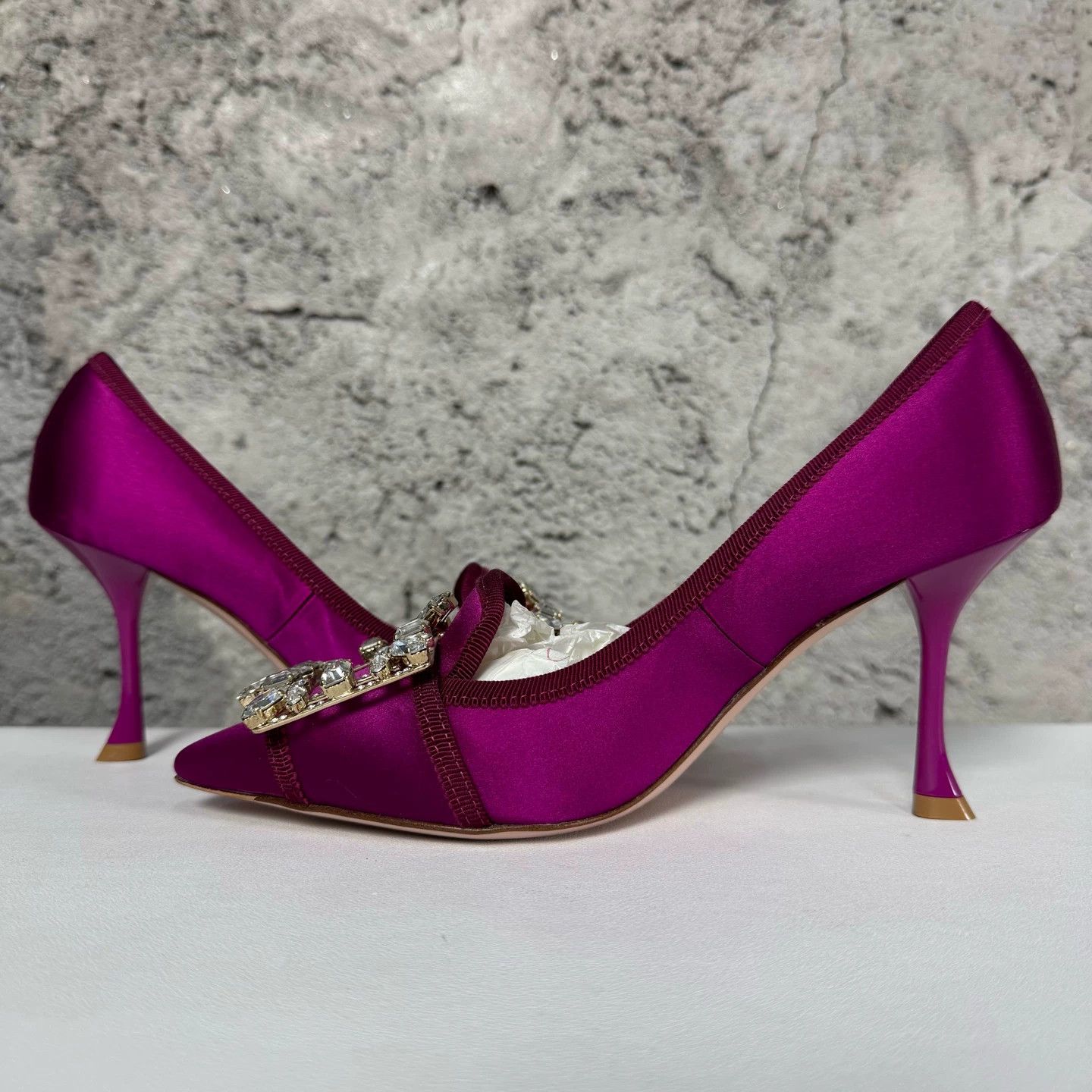 Roger Vivier RV Satin Pointed Toe Heel w/Crystal Flower Buckle 36.5 New Size US 6 / IT 36 - 6 Thumbnail