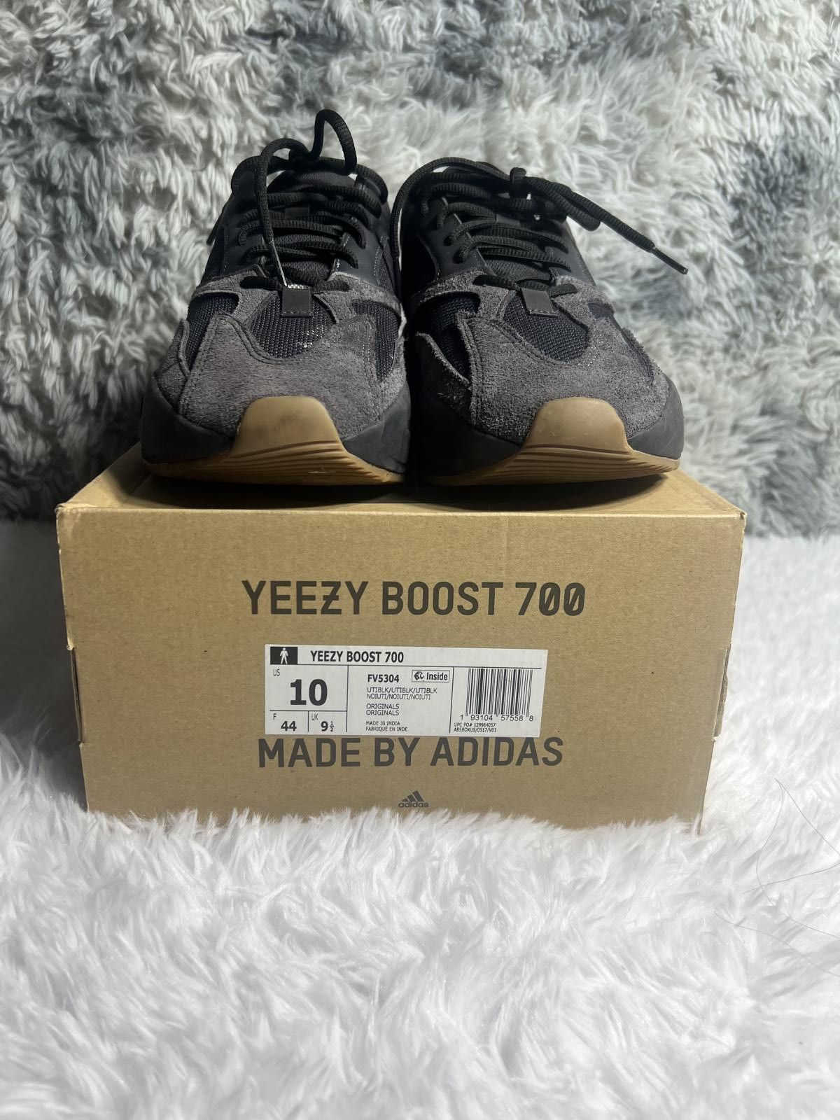 Adidas Yeezy Boost 700 Sneakers Size 10 Size US 10 / EU 43 - 3 Thumbnail