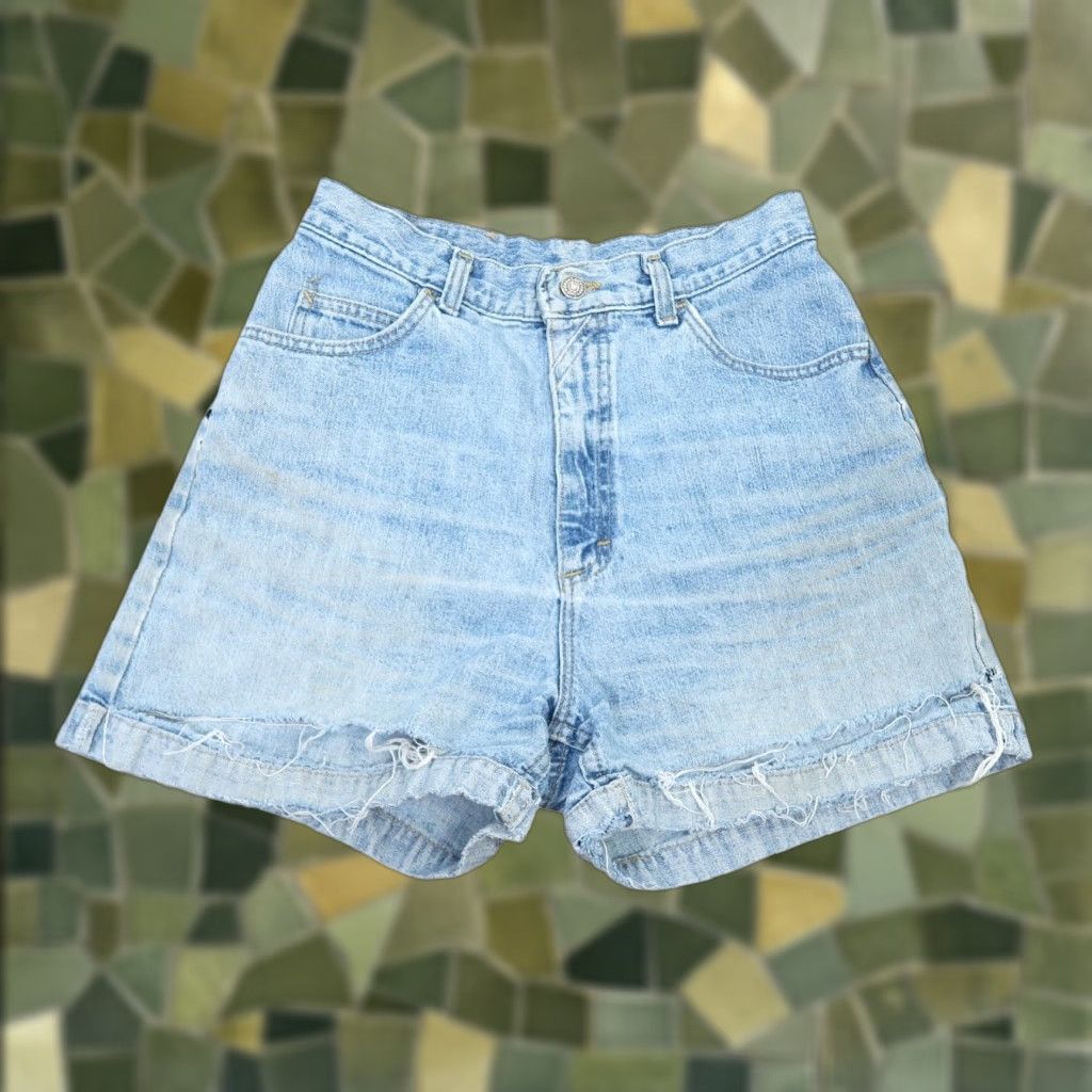 Lee VINTAGE 90s Lee Light Wash Blue Denim High Rise Mom Jean Shorts 27" Womens Regular Small 100% Cotton Distressed Spring Summer Casual Mens/Girls Size 28" / US 6 / IT 42 - 1 Thumbnail