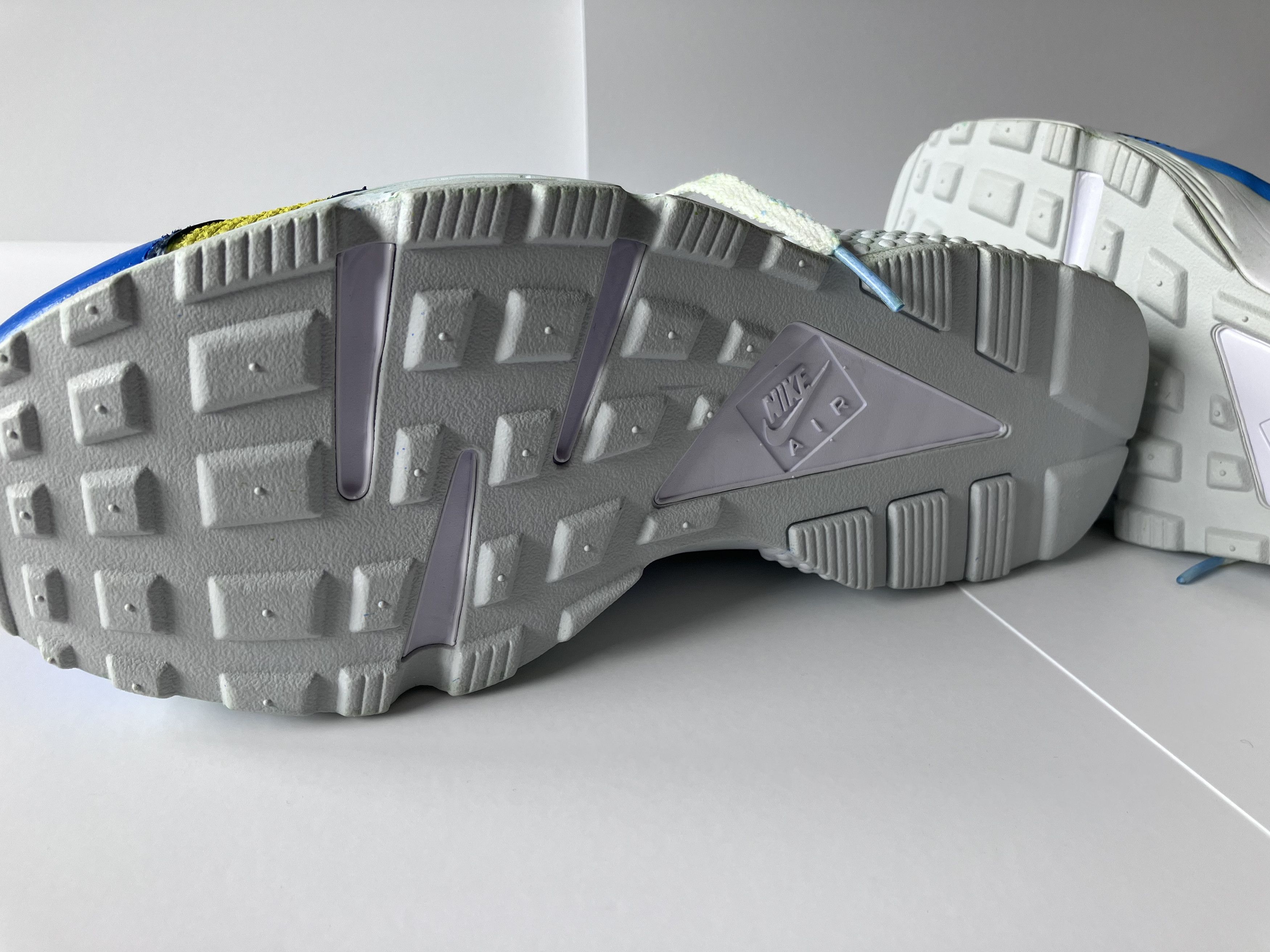 Nike Nike huarache- custom handpainted Size US 10.5 / EU 43-44 - 14 Thumbnail