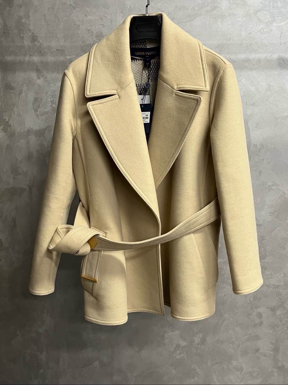 Louis Vuitton Louis Vuitton Wool Blend Belted Coat Size 38 Size S / US 4 / IT 40 - 1 Thumbnail