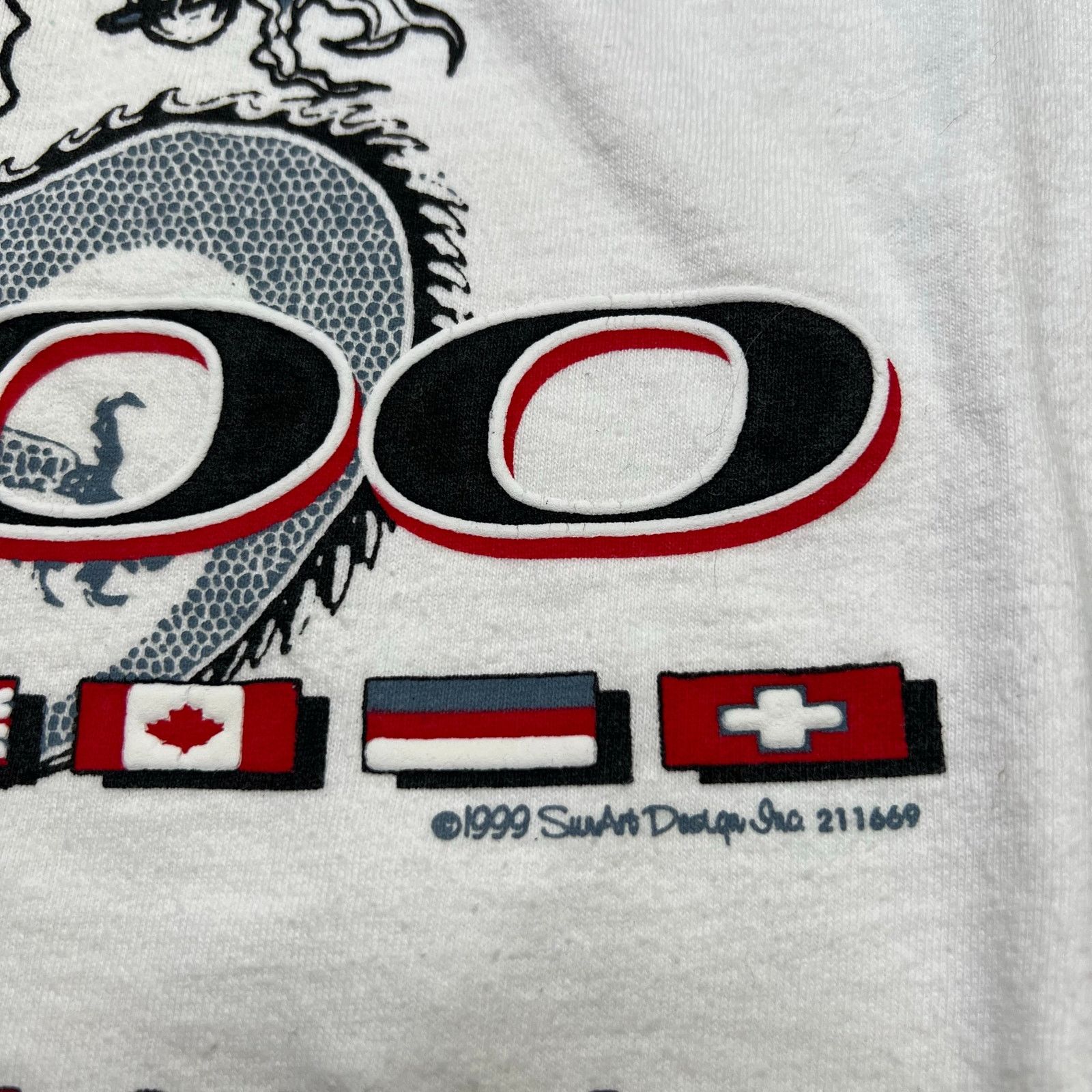 Tultex Y2K Year of the Dragon Honolulu Hawaii T-Shirt Men's Sz XL Size US XL / EU 56 / 4 - 4 Thumbnail