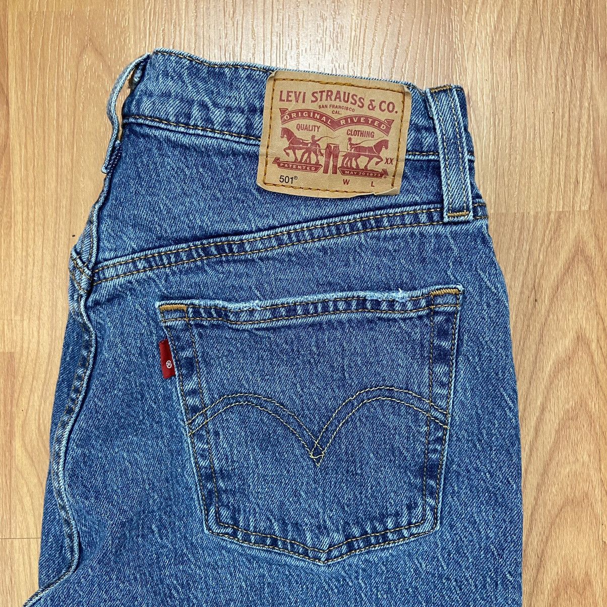 Levi's Levi’s Men’s 501 Button Fly Jeans Size 29x30 Size US 29 - 5 Thumbnail