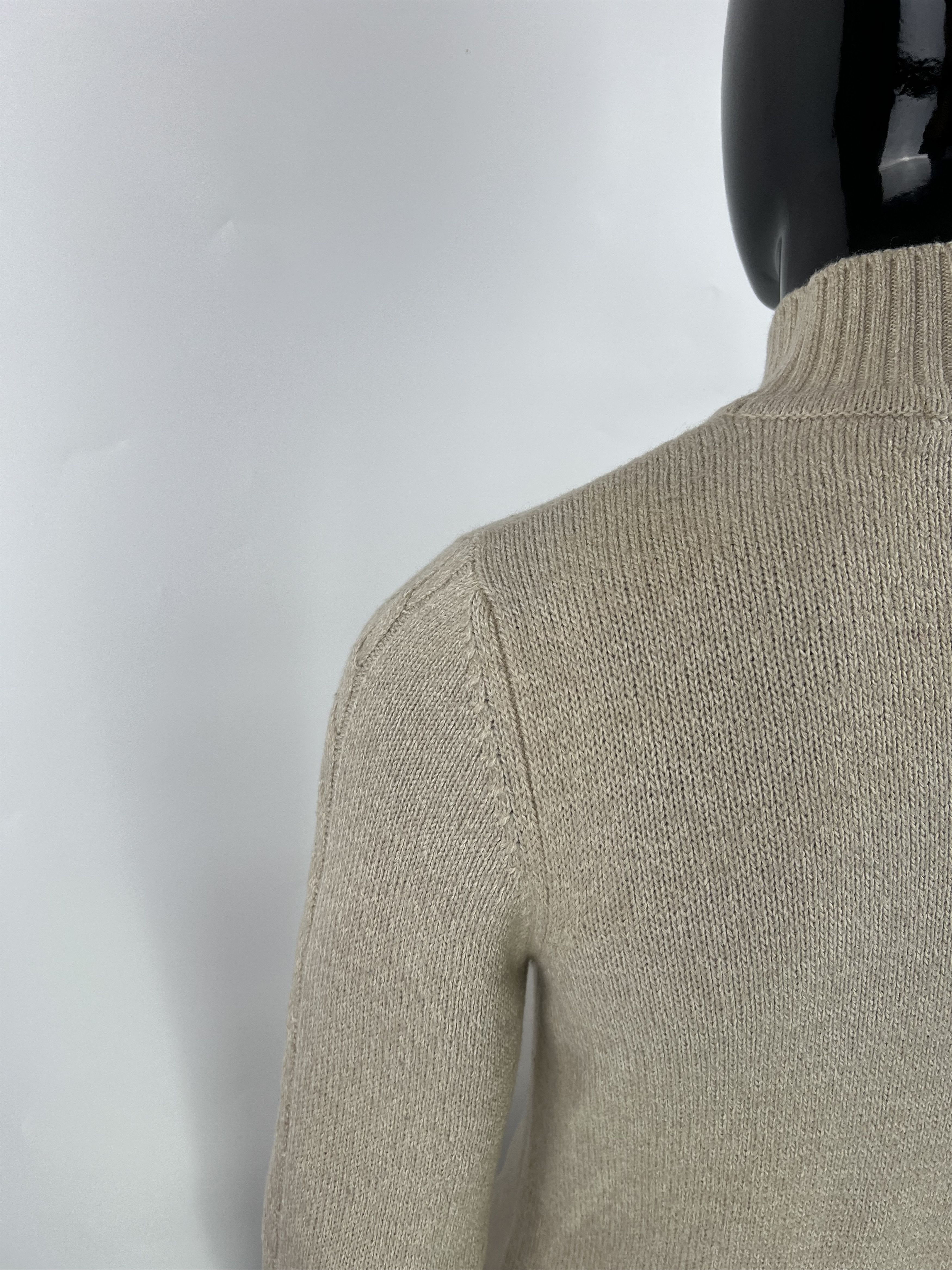 Emanuel Ungaro Emanuel Ungaro Rare Vintage Wool Sweater Size 52 Size US L / EU 52-54 / 3 - 4 Thumbnail